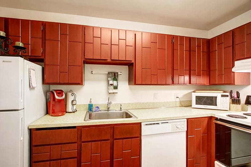 Downtown Redmond Townhouse by Stay Rested
