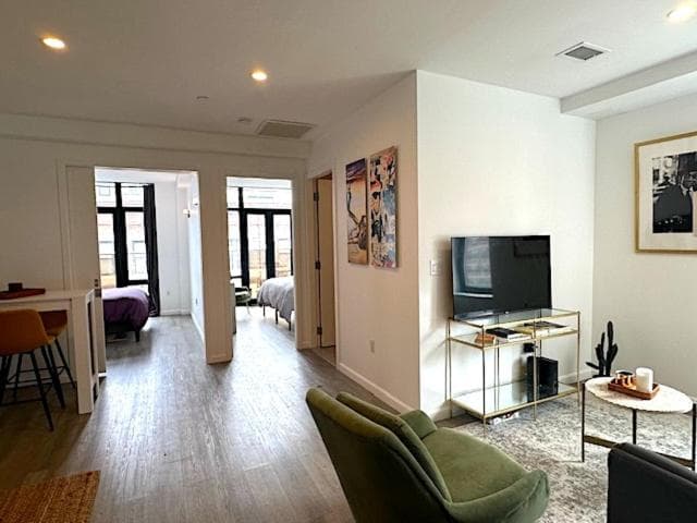 Huge Modern 2 bedroom in Little Italy