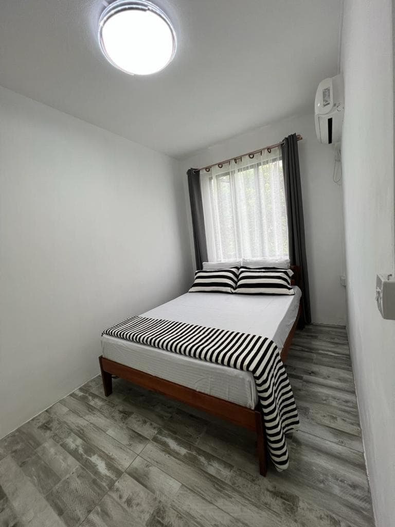Cozy 8 min Walk Beach Apartment