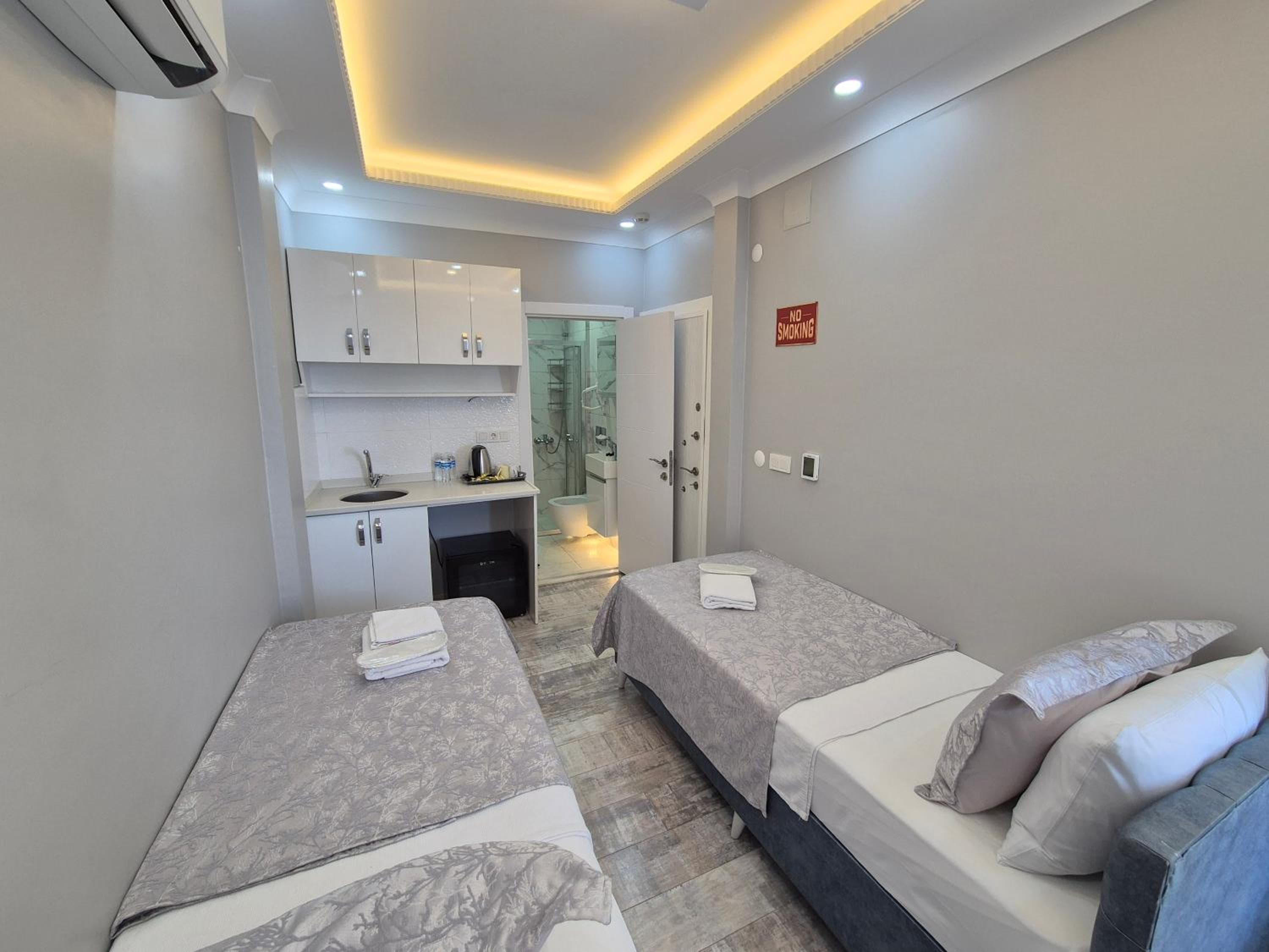 VERSECA HOTEL