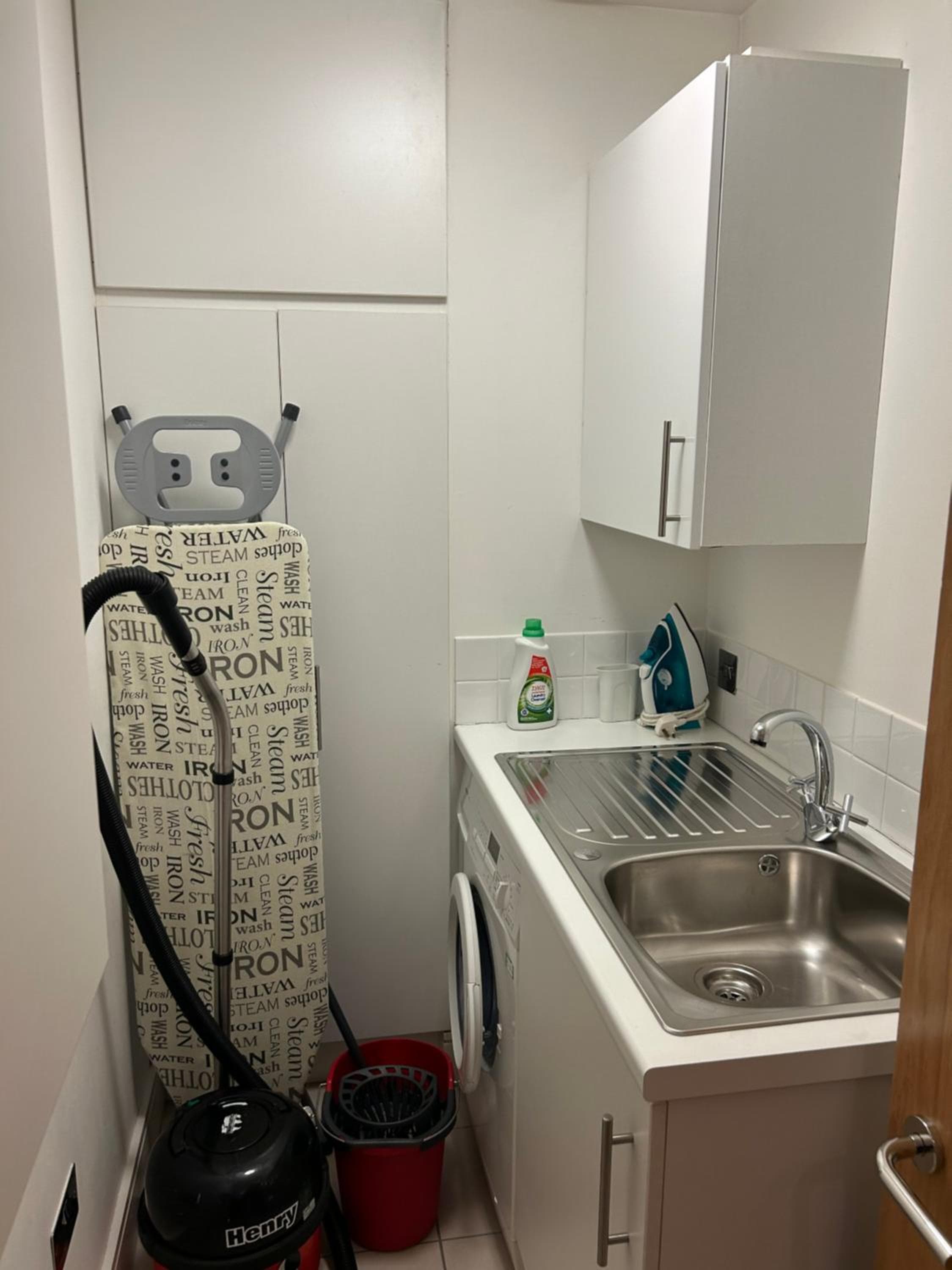 Mercury Holiday Homes - 1 Bedroom Castleview Apartment 404 Free Parking