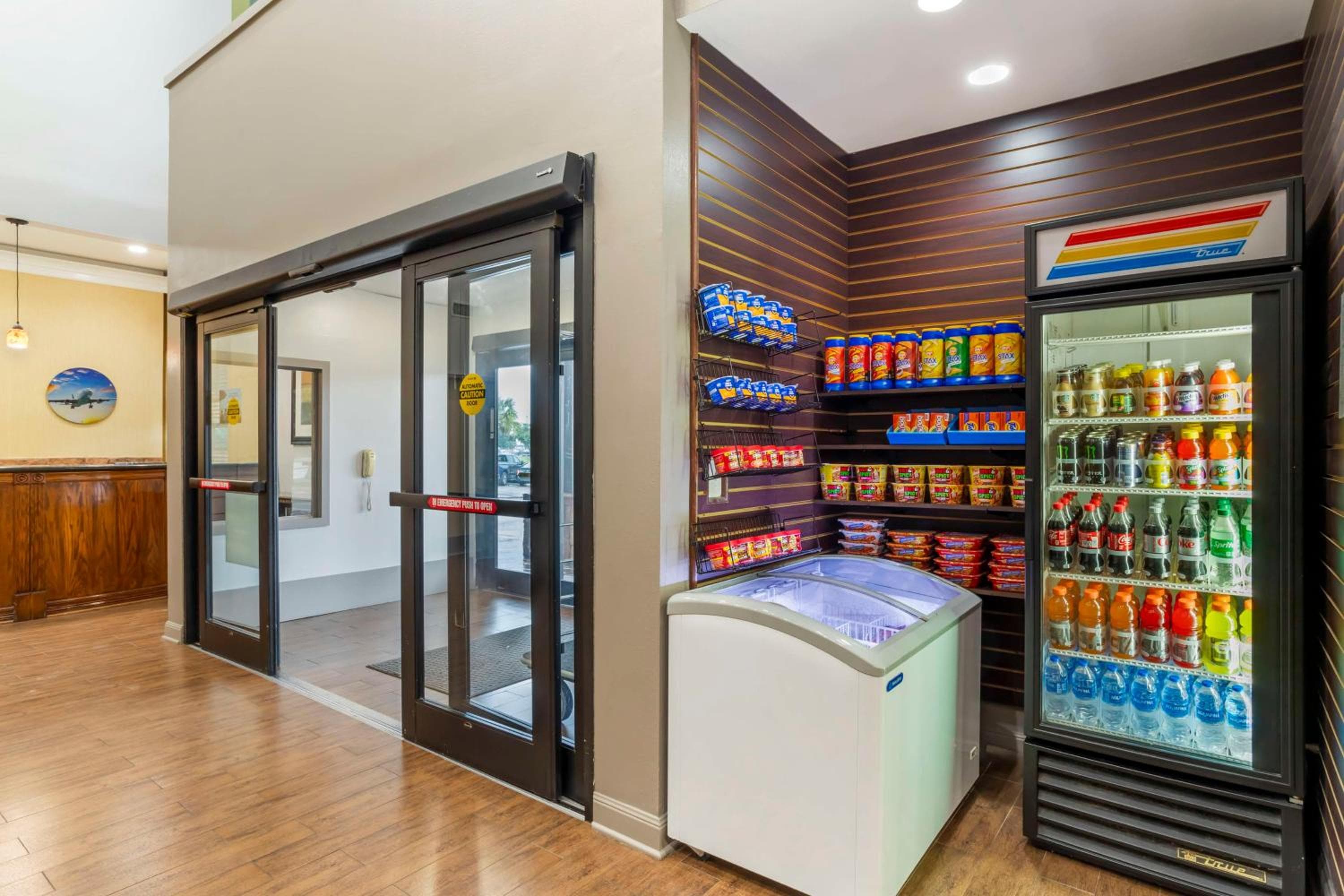 Best Western Plus Hobby Airport Inn & Suites