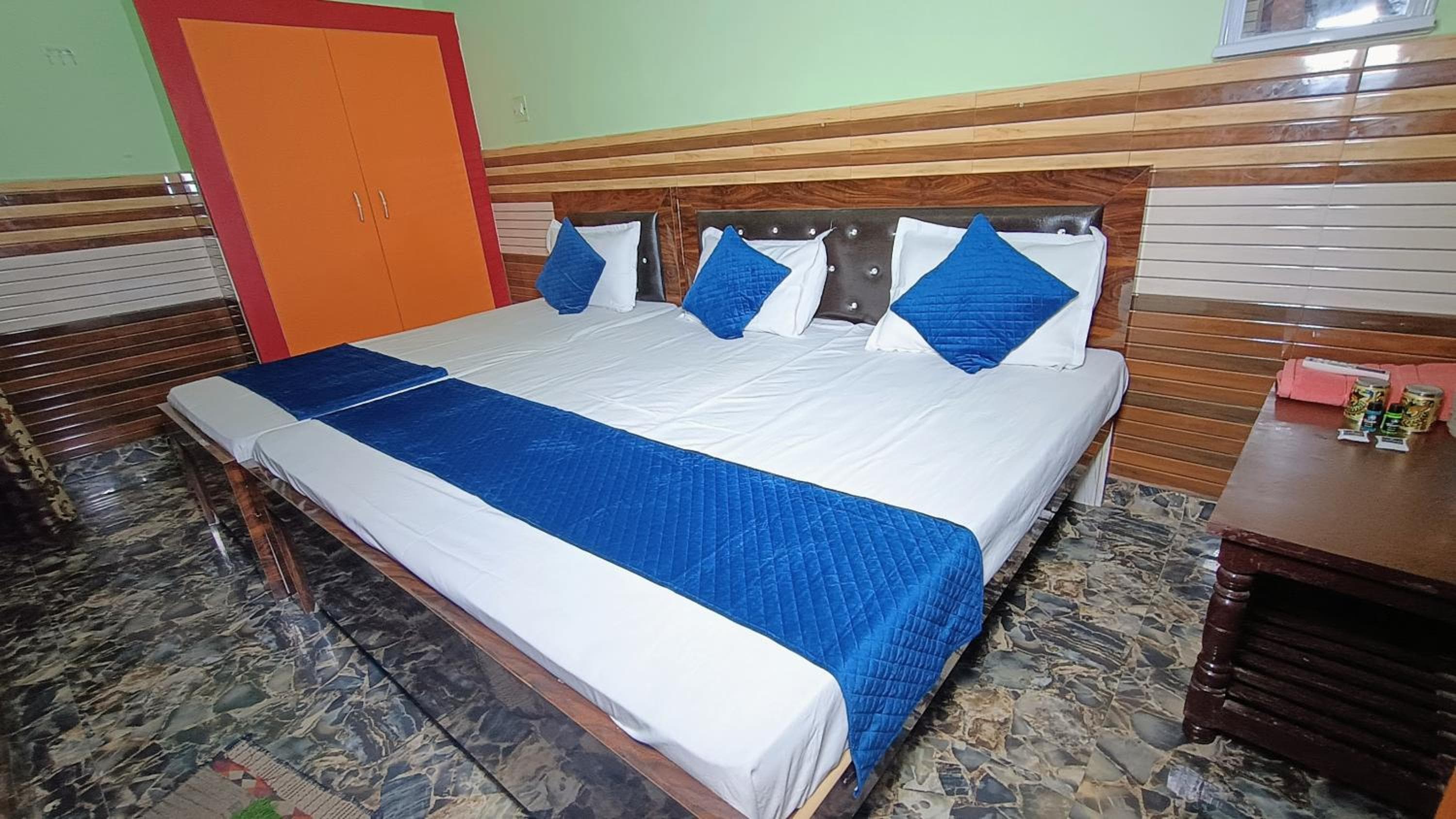 vaidehi homlee premium stay, 3kms from Shri Ram janmbhoomi, Ayodhya