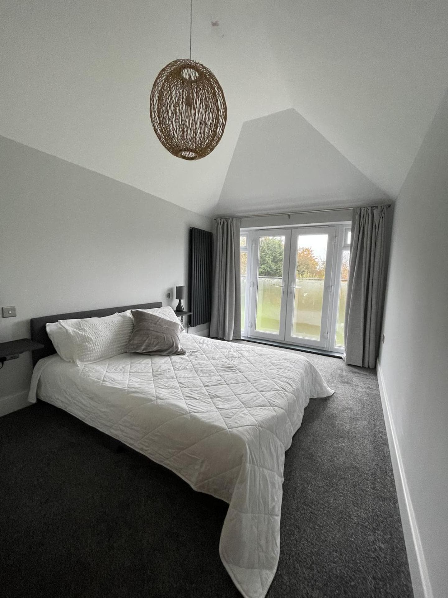 Luxury modern apartment with free private parking