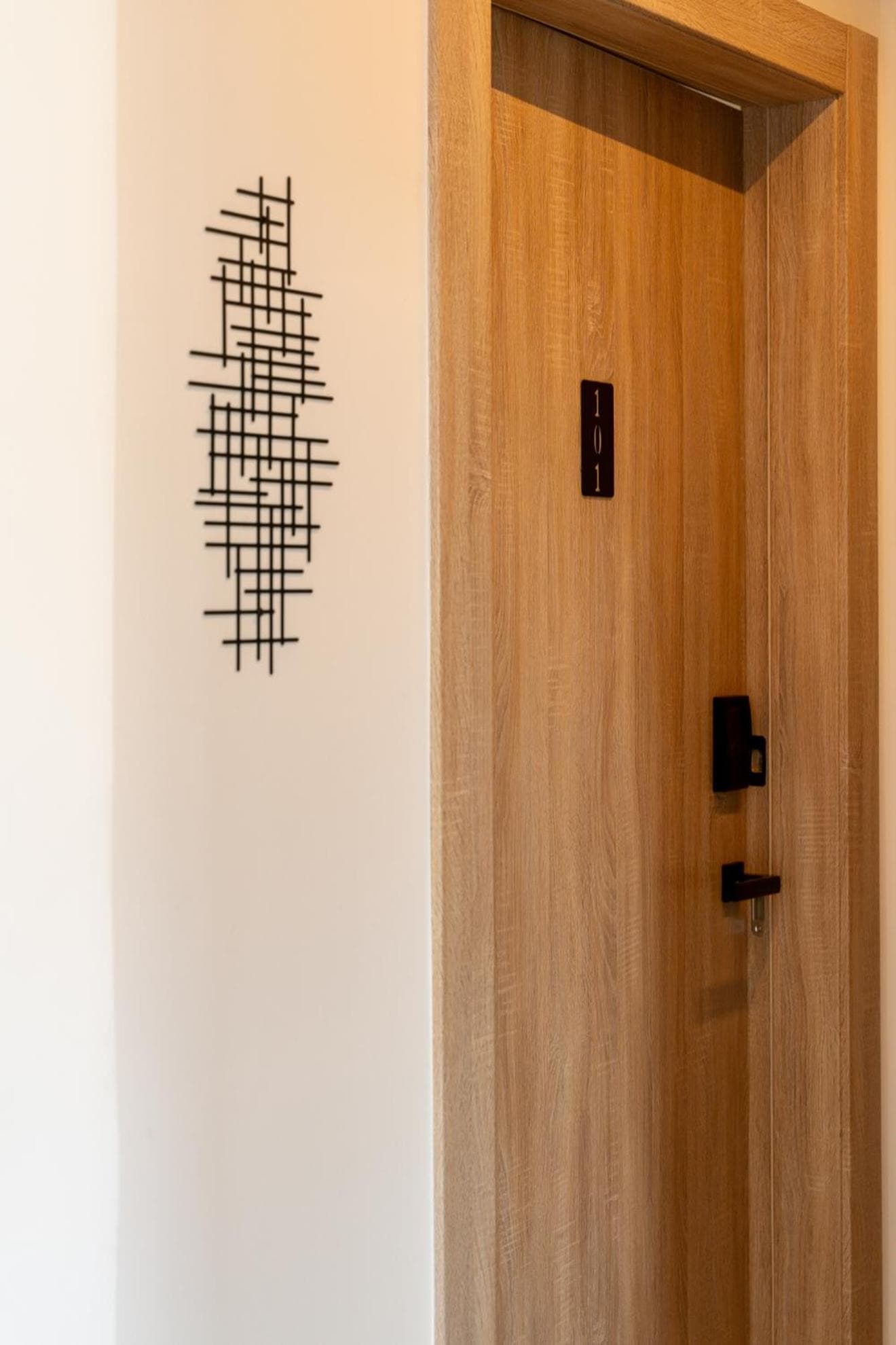 INCORSΟ - Smart Luxury Stay - Athens Airport - PassCode Late Self Check In