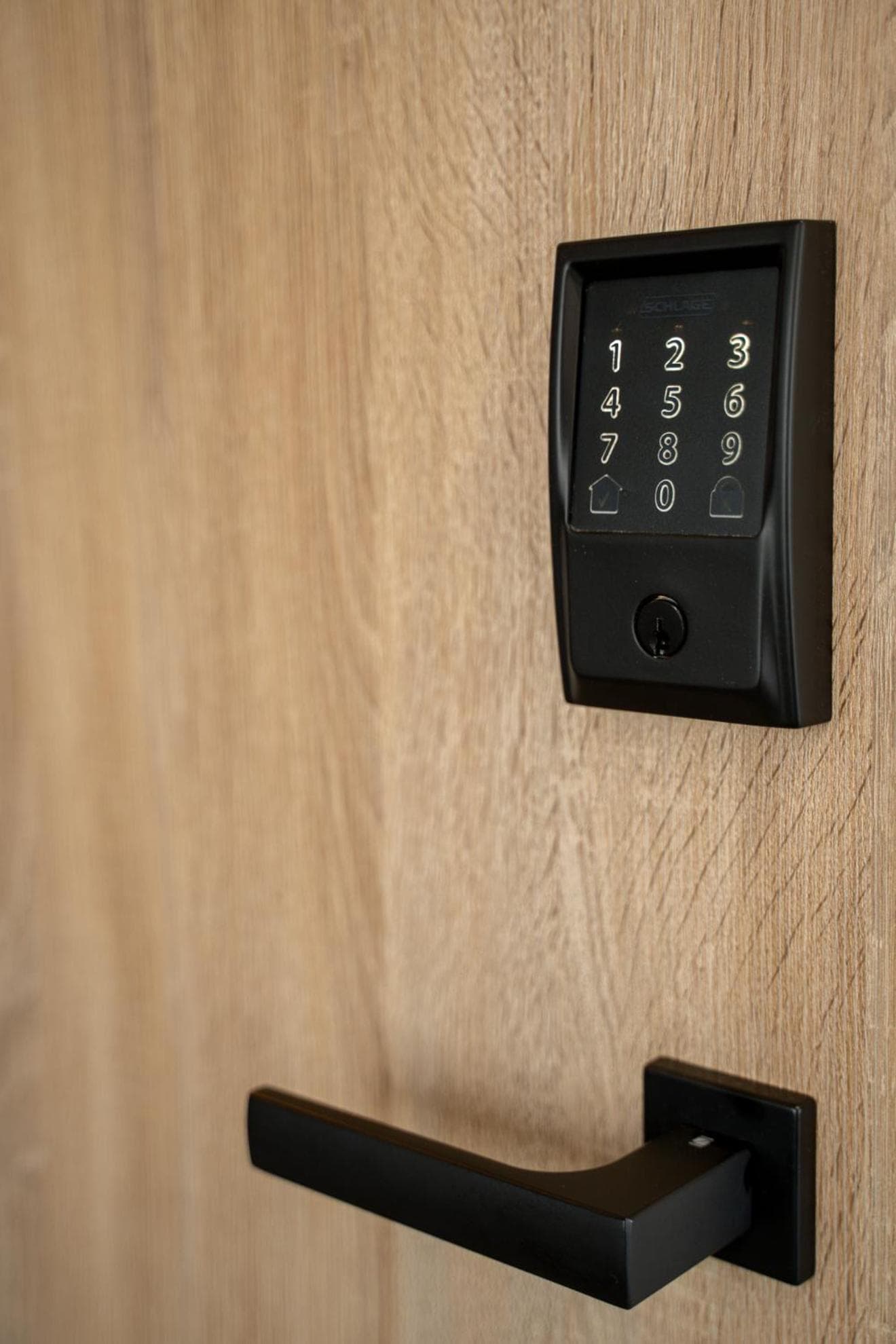 INCORSΟ - Smart Luxury Stay - Athens Airport - PassCode Late Self Check In