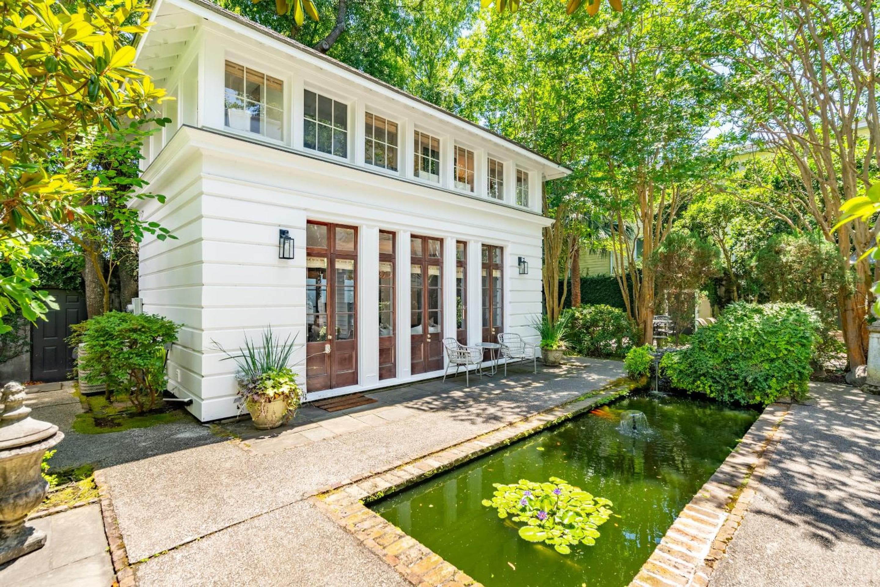 Serene Cottage with Beautiful Garden and Heated Pool