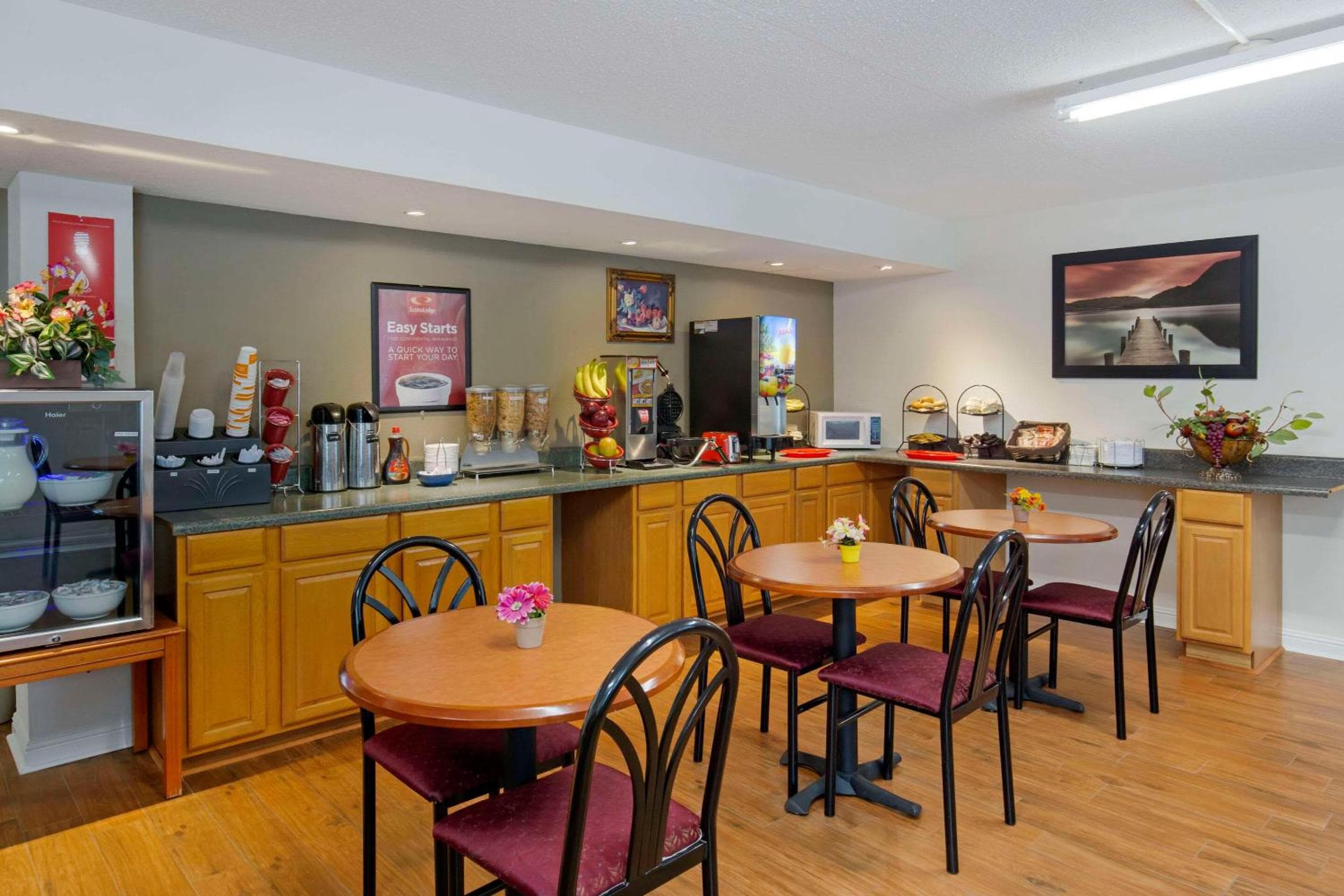 Econo Lodge & Suites Southern Pines - Pinehurst