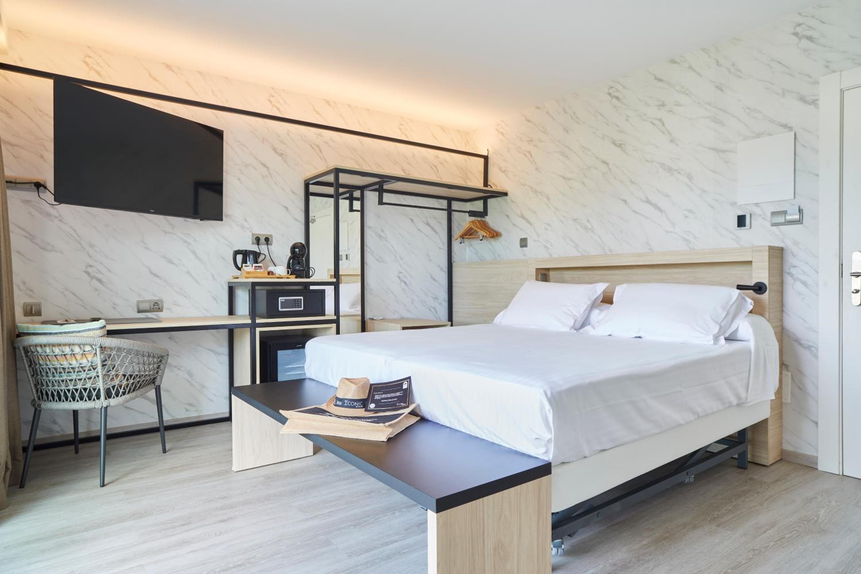 Invisa Hotel Es Pla - Adults Only