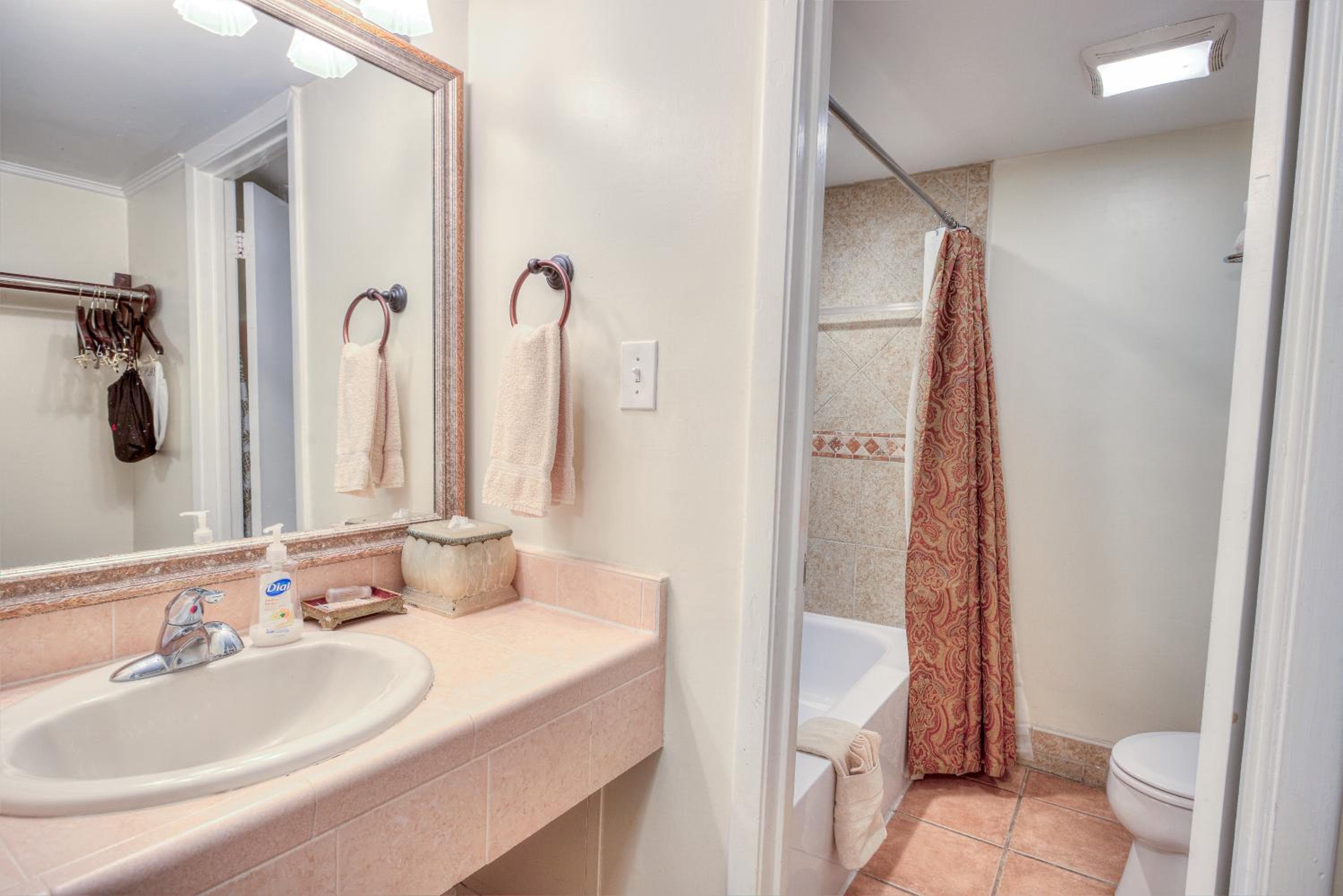 La Fiesta Ocean Inn & Suites