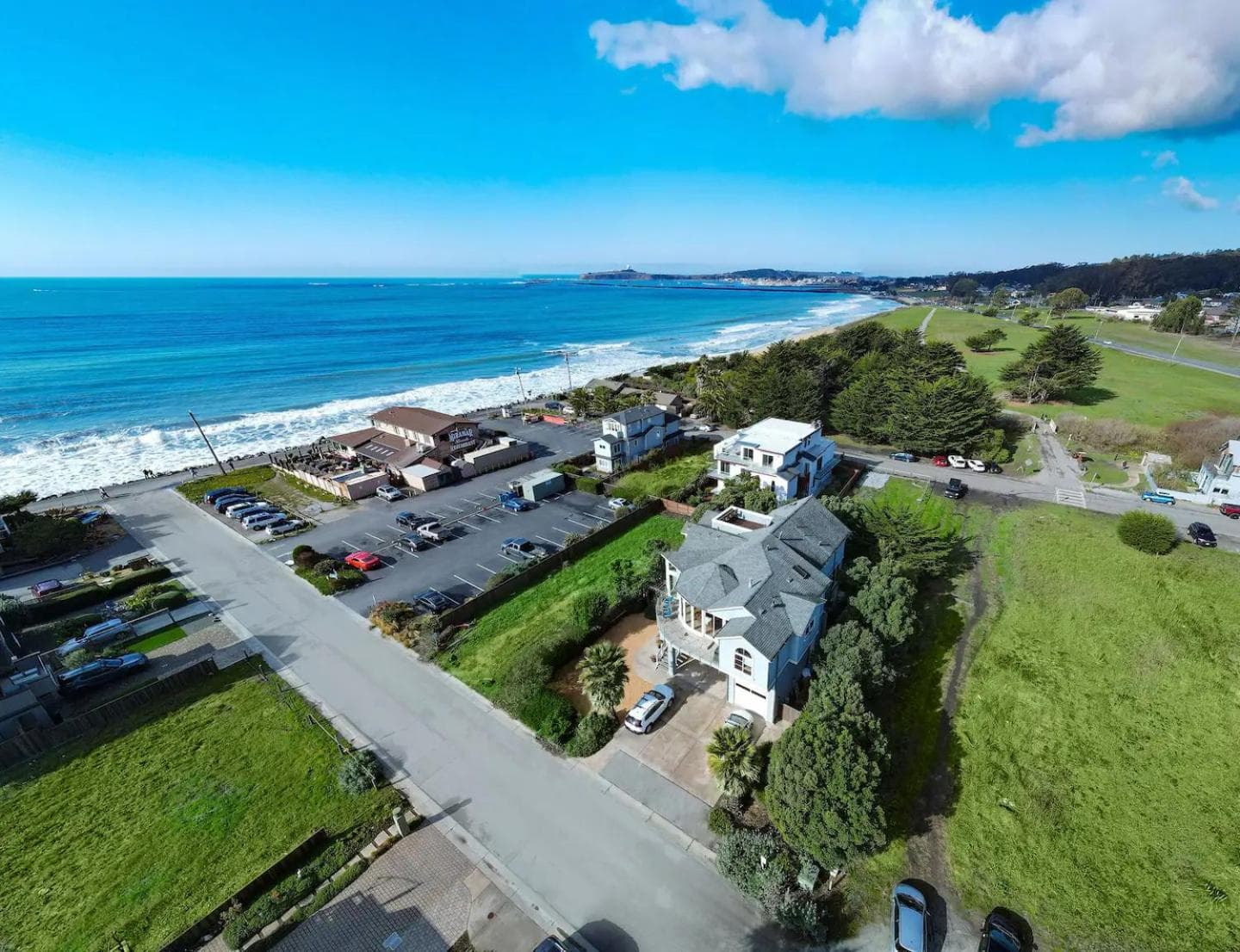 Steps to Beach and Amazing Ocean Views - Miramar Home
