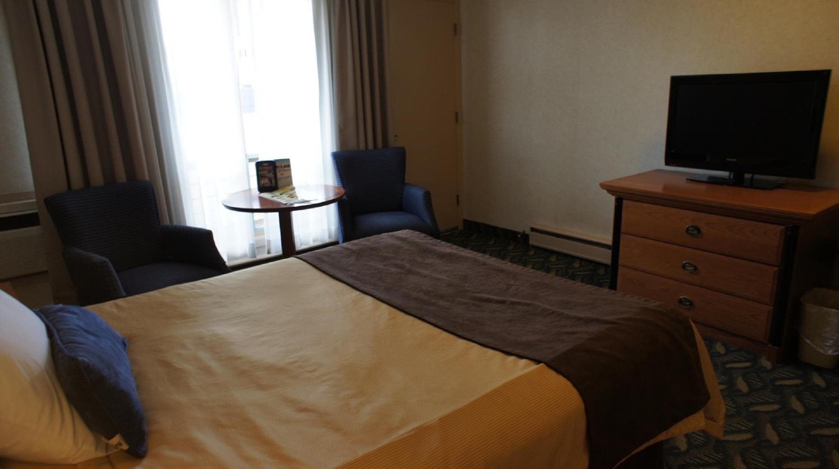 Travelodge by Wyndham Niagara Falls At the Falls