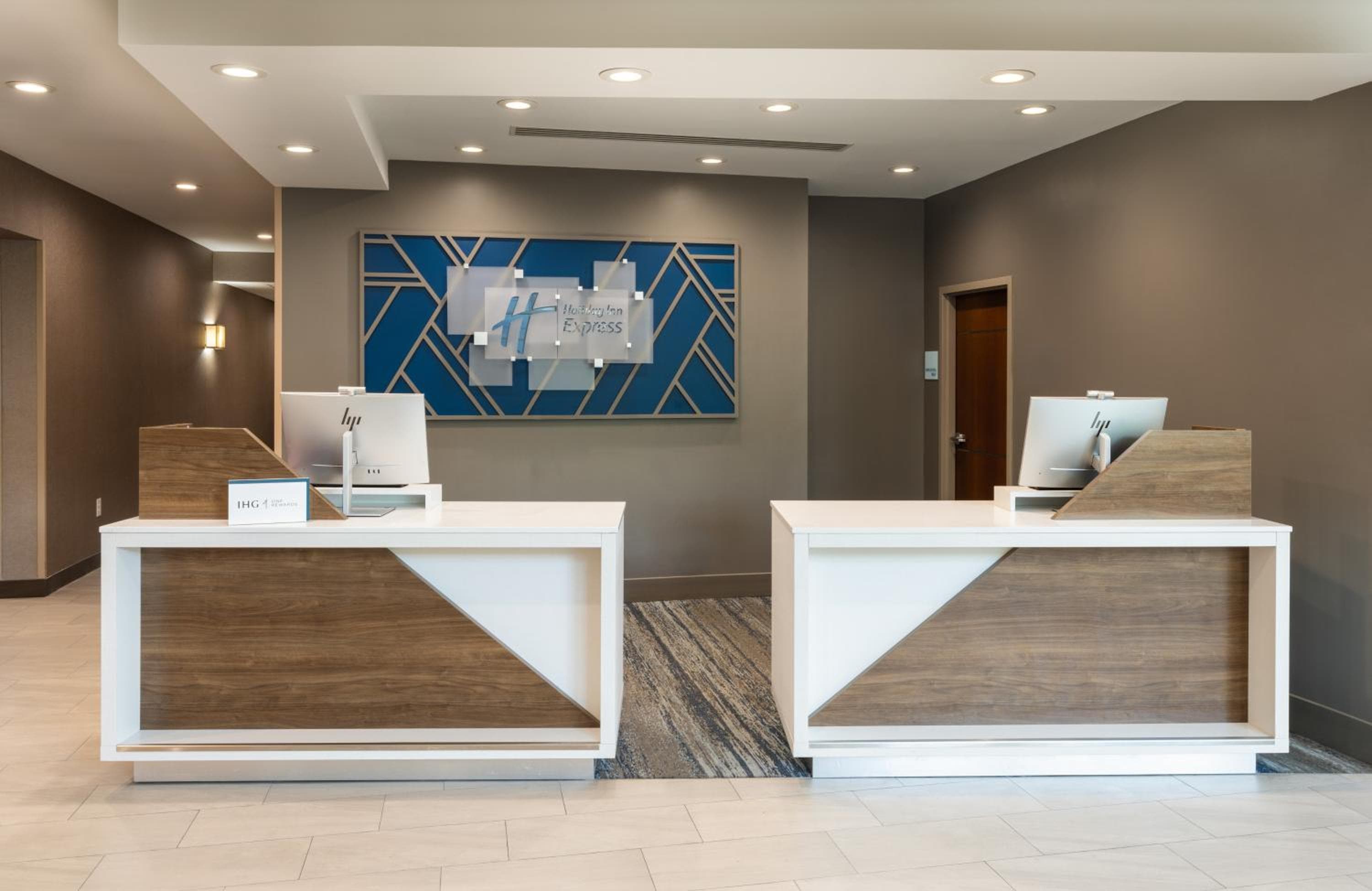 Holiday Inn Express Miami Airport-Blue Lagoon Area by IHG