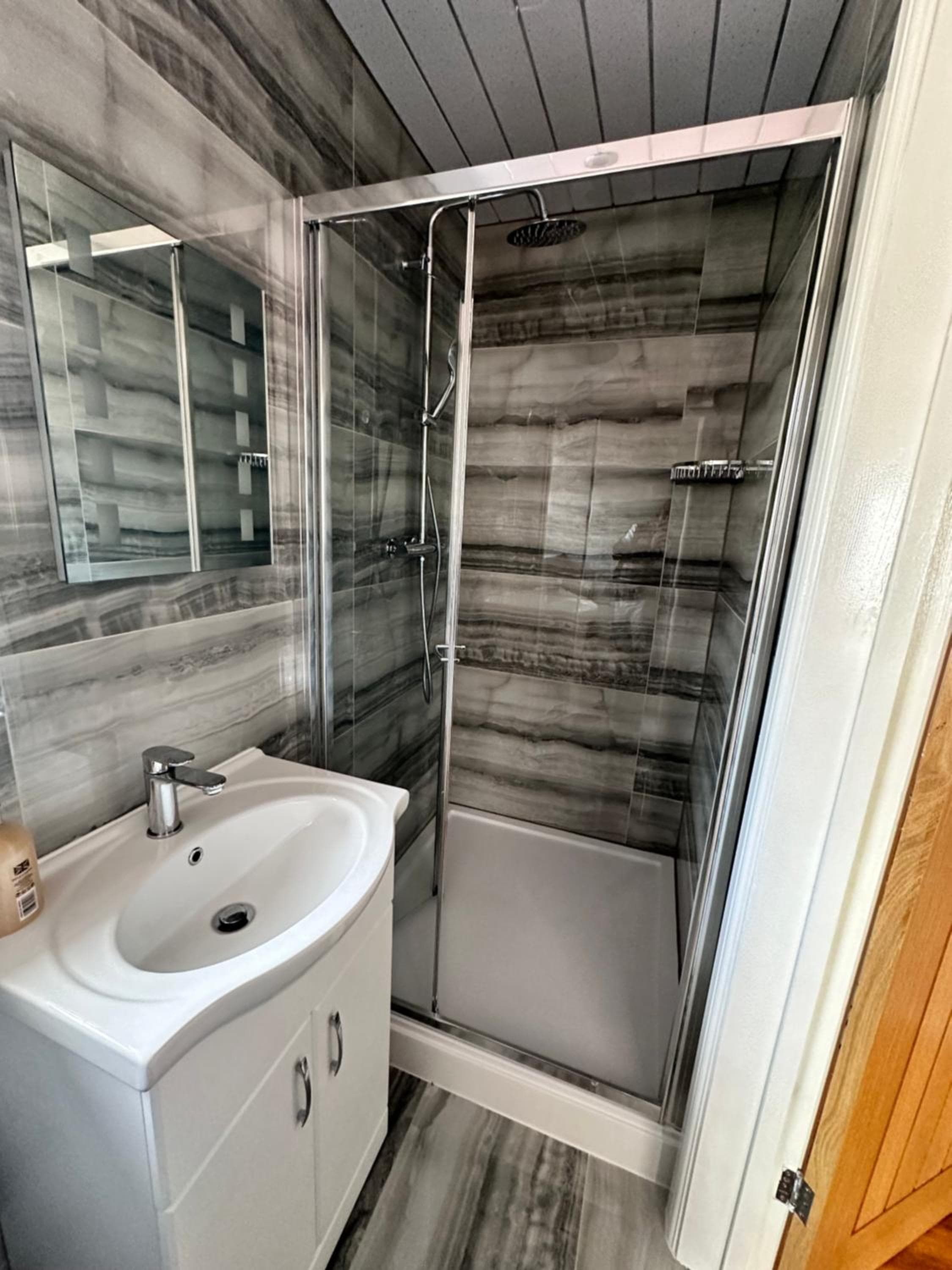 Room with Private Shower Facility