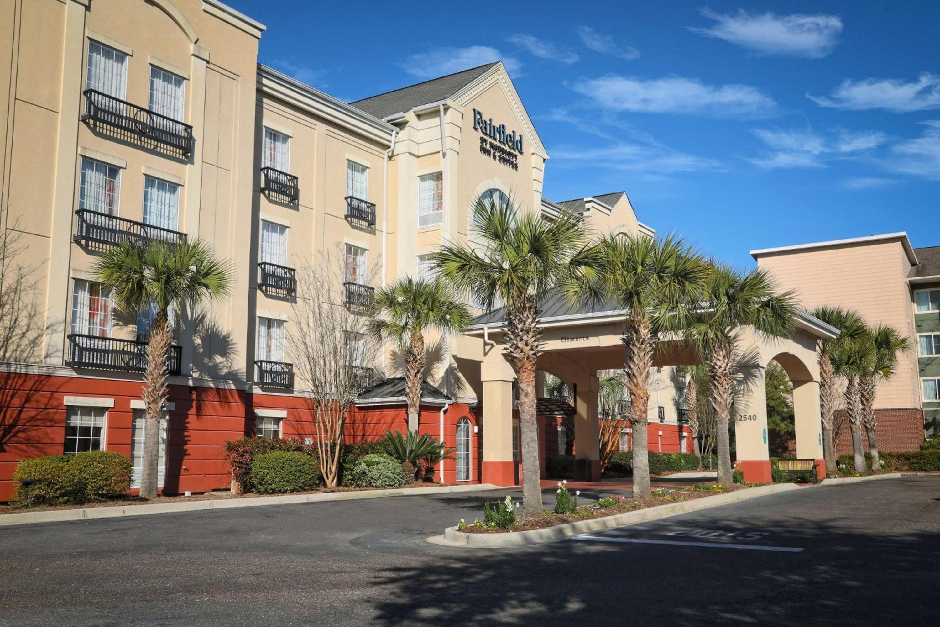 Fairfield Inn & Suites by Marriott Charleston North/Ashley Phosphate