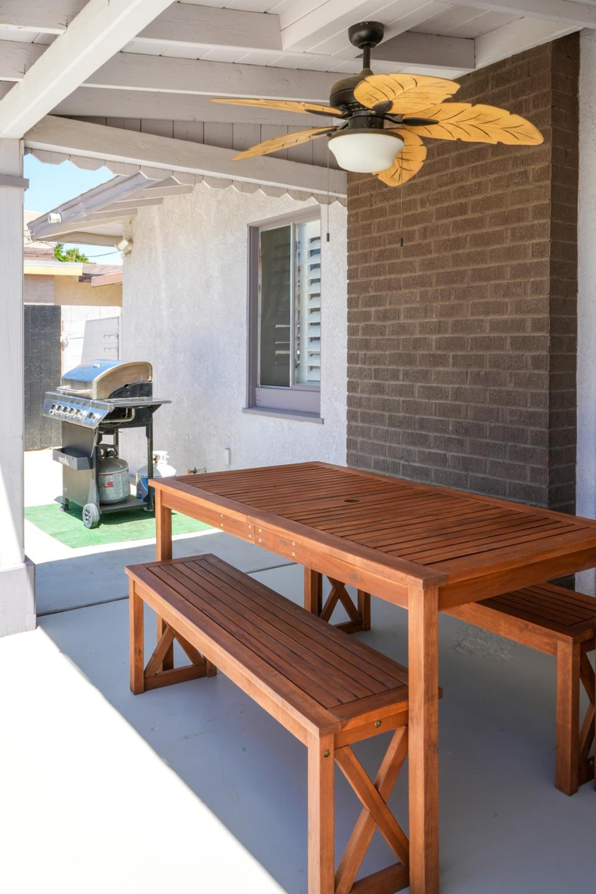 The Pink Cactus - Desert Retreat - Luxe Pool, Golf & Game Room