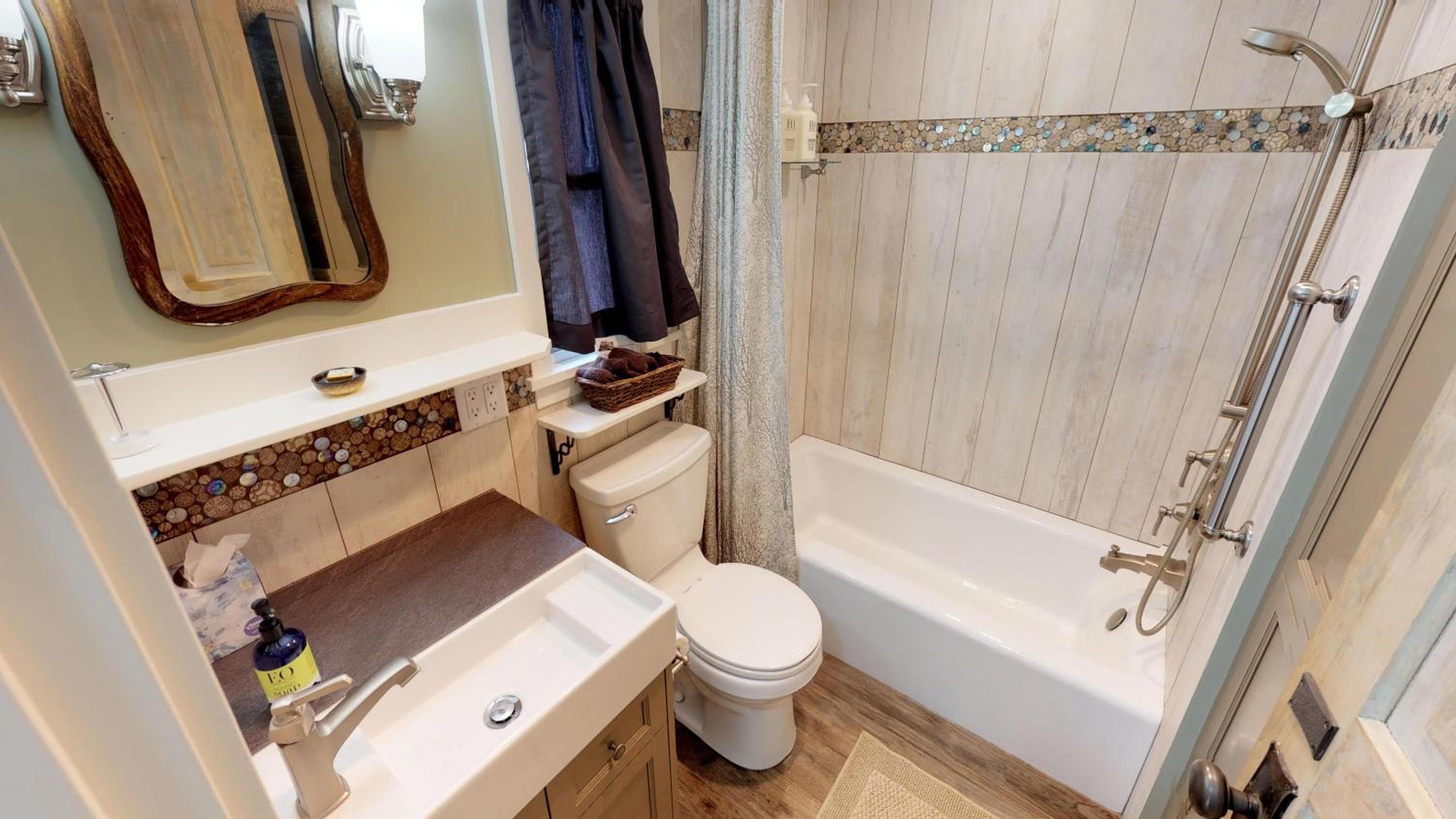 Cozy, Well Equipped House 4 Blocks From Downtown