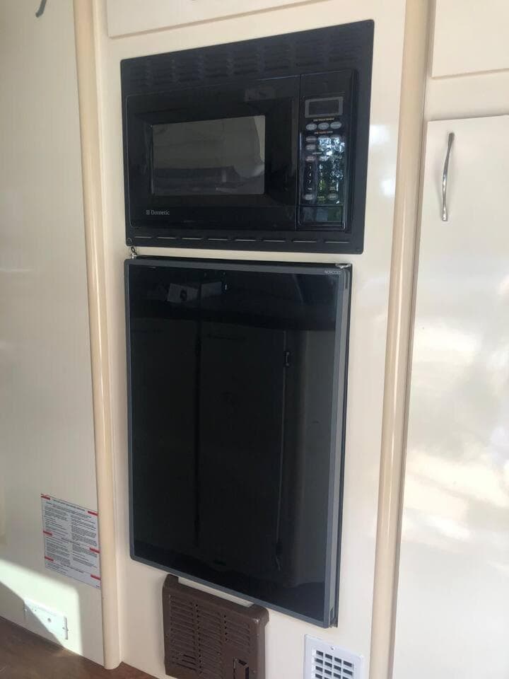Private and cozy RV, direct bus to NYC Manhattan only 2 blocks away