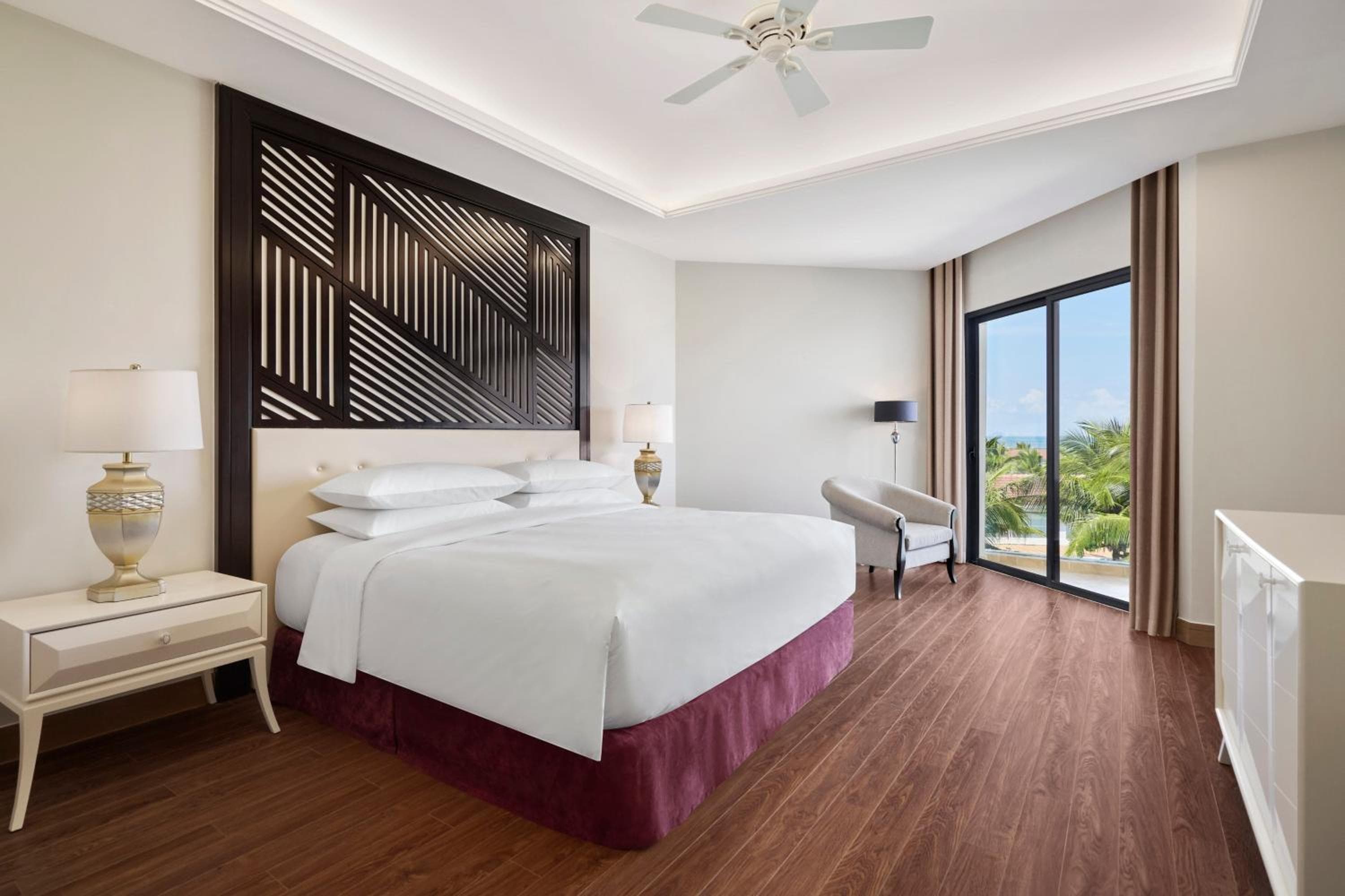 Renaissance Danang Hoi An Resort & Spa