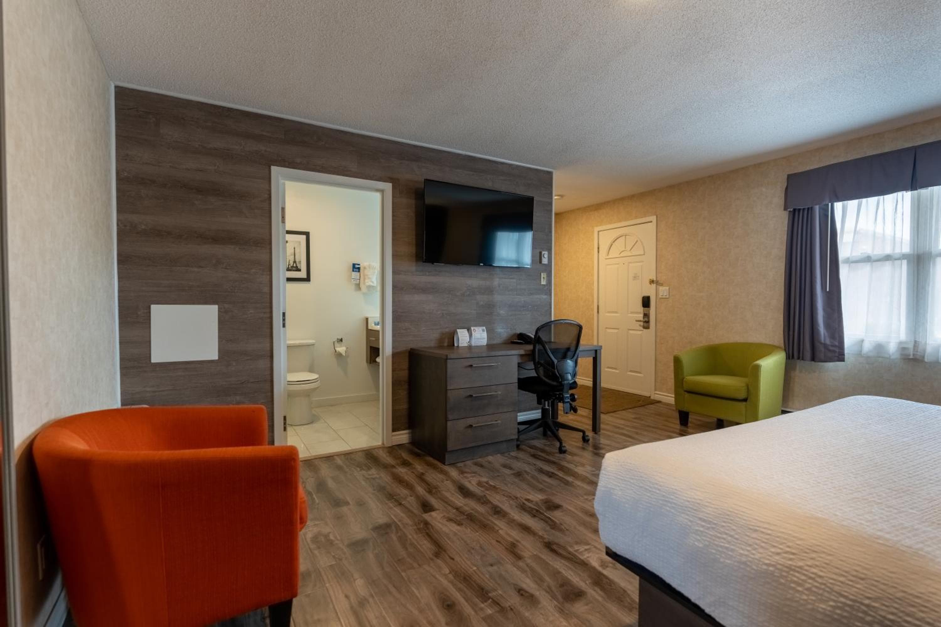 Glengarry Extended Stays