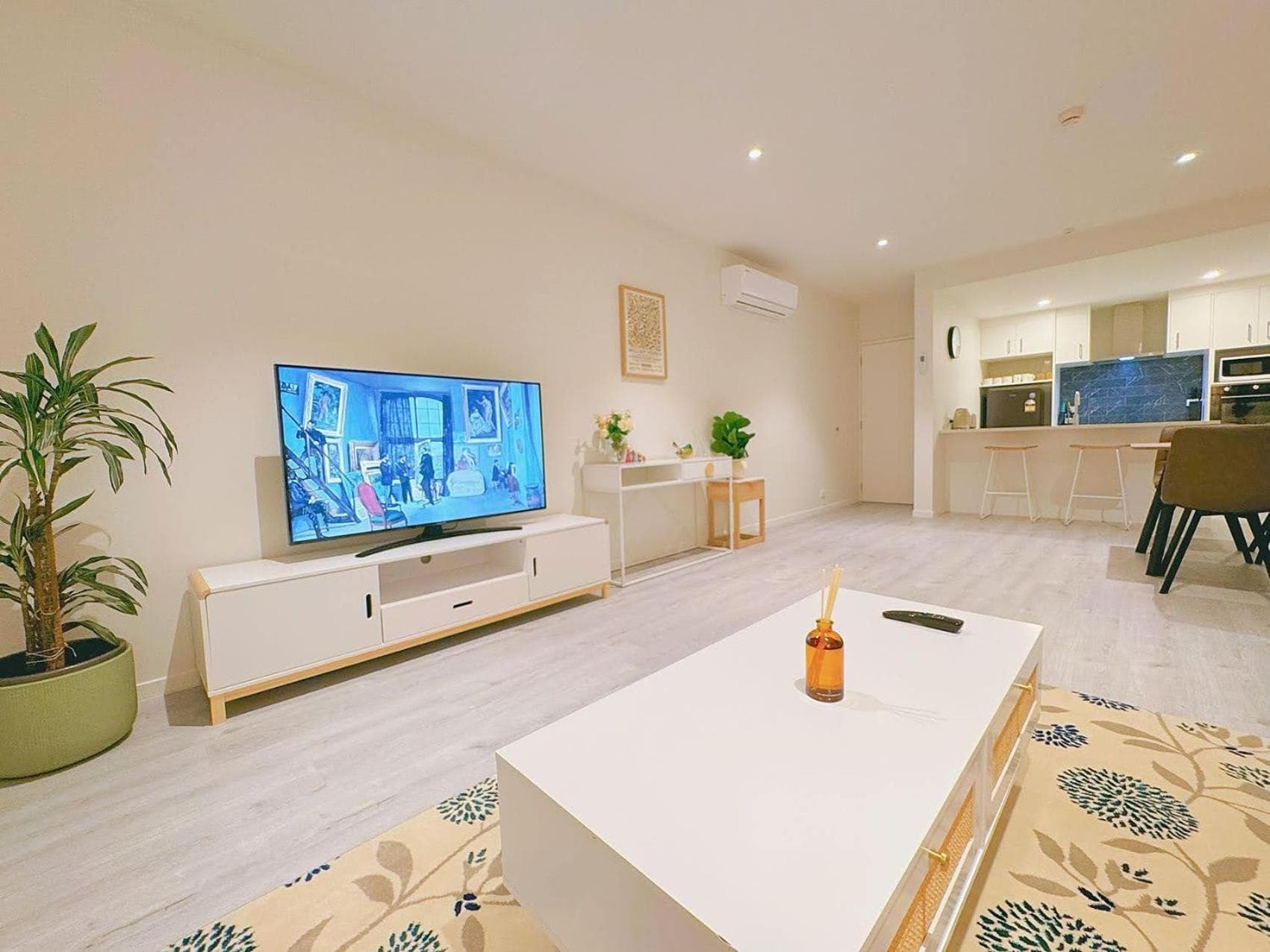Modern 2BR Central Petone Gem