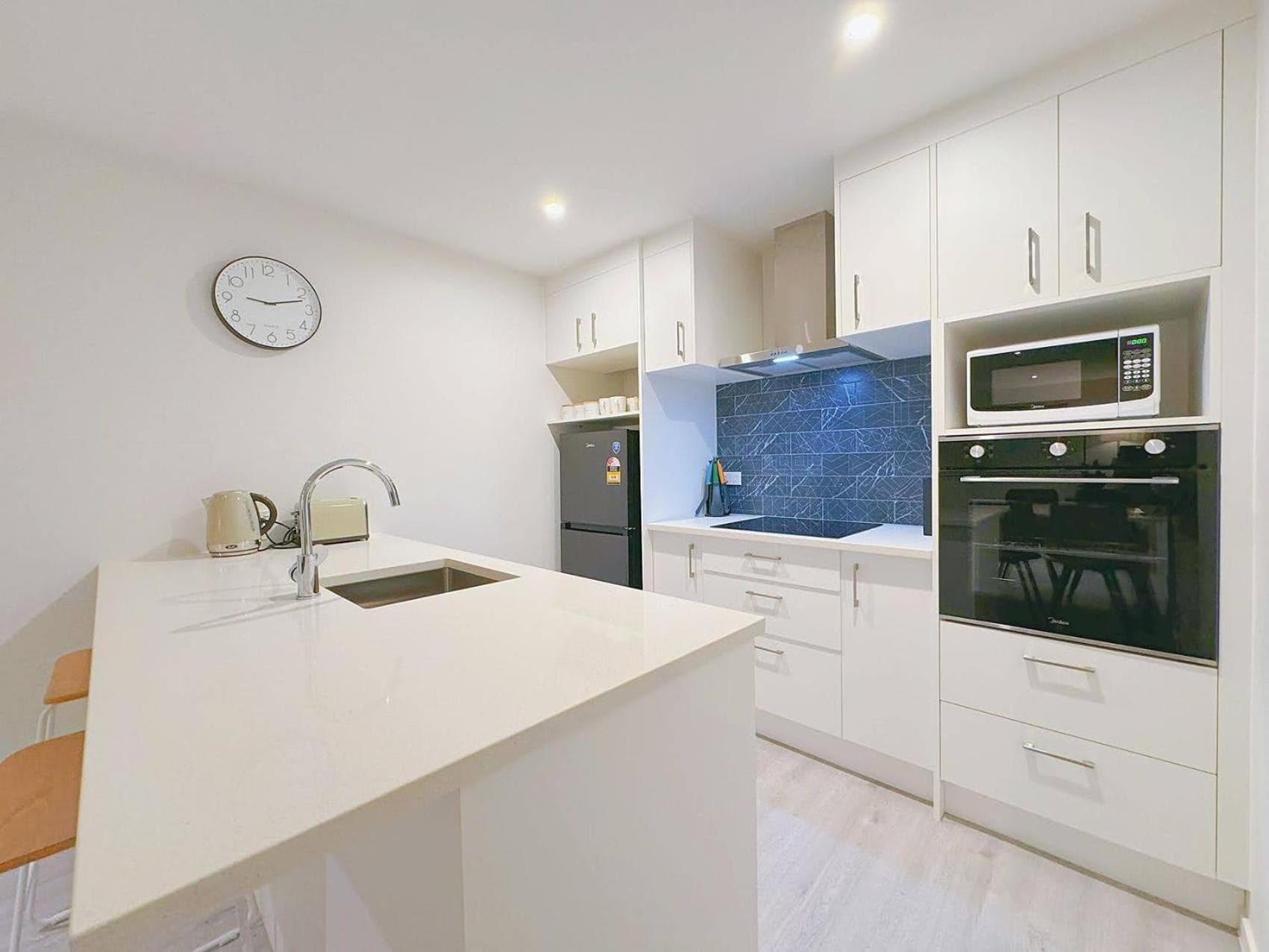 Modern 2BR Central Petone Gem