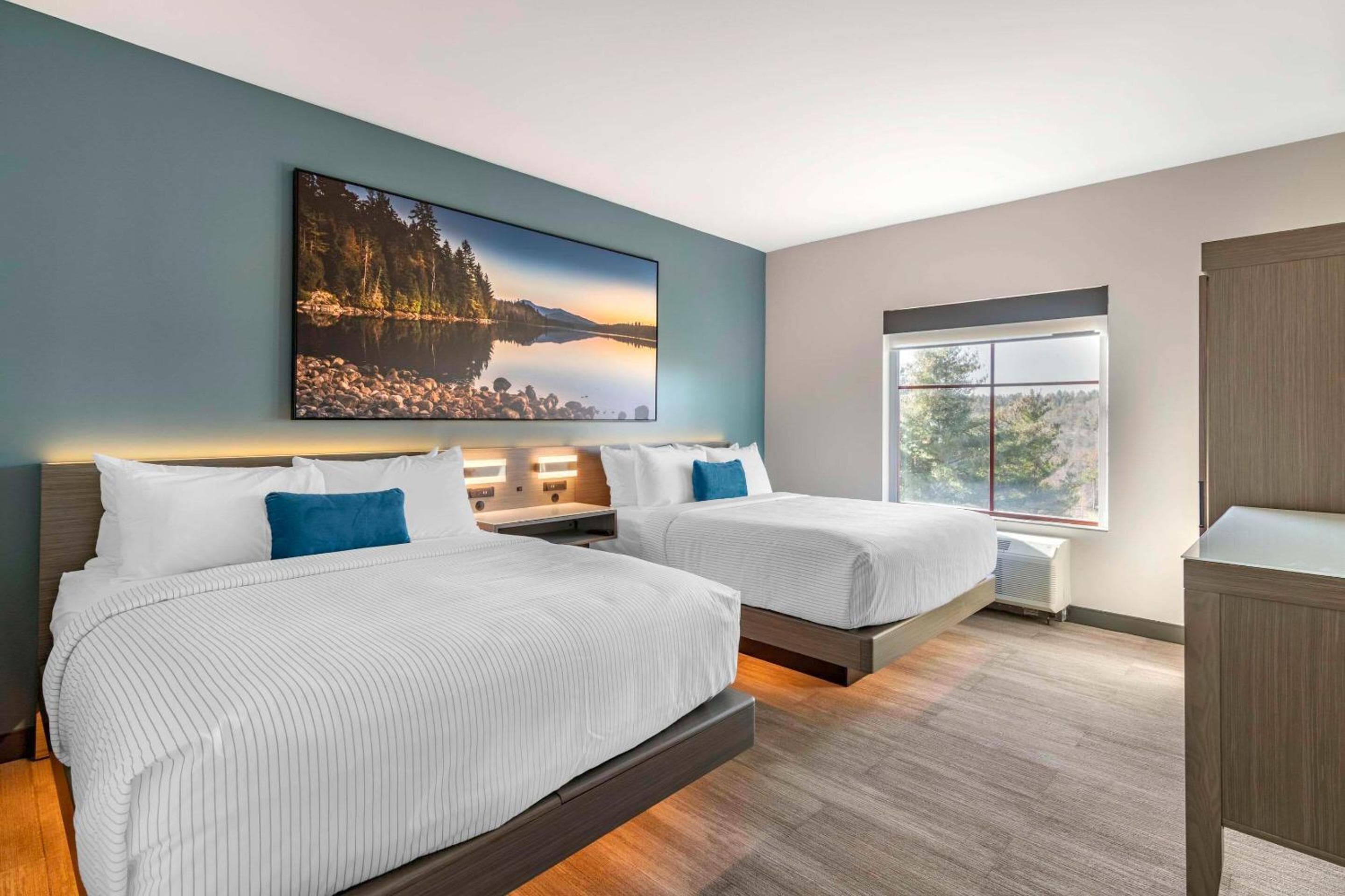 Cambria Hotel Lake Placid - Lakeside Resort
