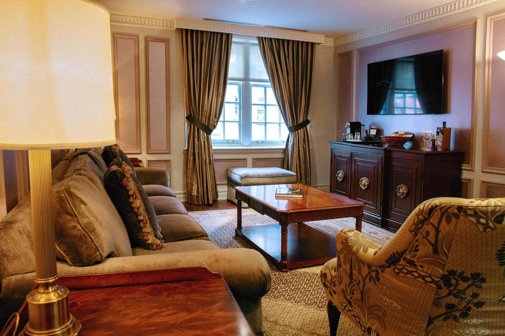 Windsor Arms Hotel
