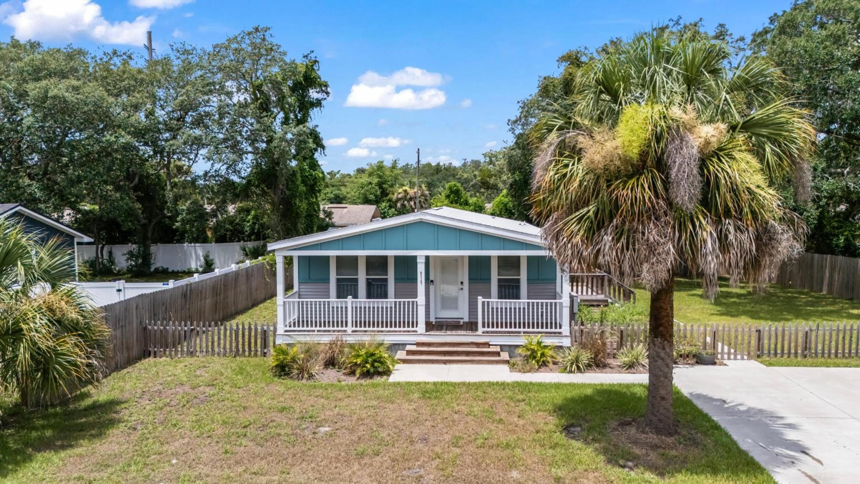 Lux 3BedRoom Home 5 Mins to the Beach KingBed QueenBed Twin bed Sleeper Sofa