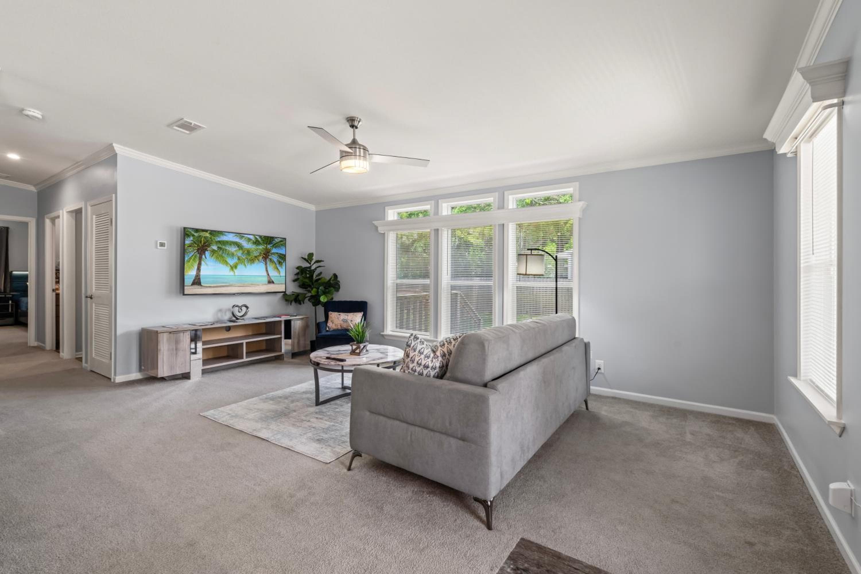 Lux 3BedRoom Home 5 Mins to the Beach KingBed QueenBed Twin bed Sleeper Sofa