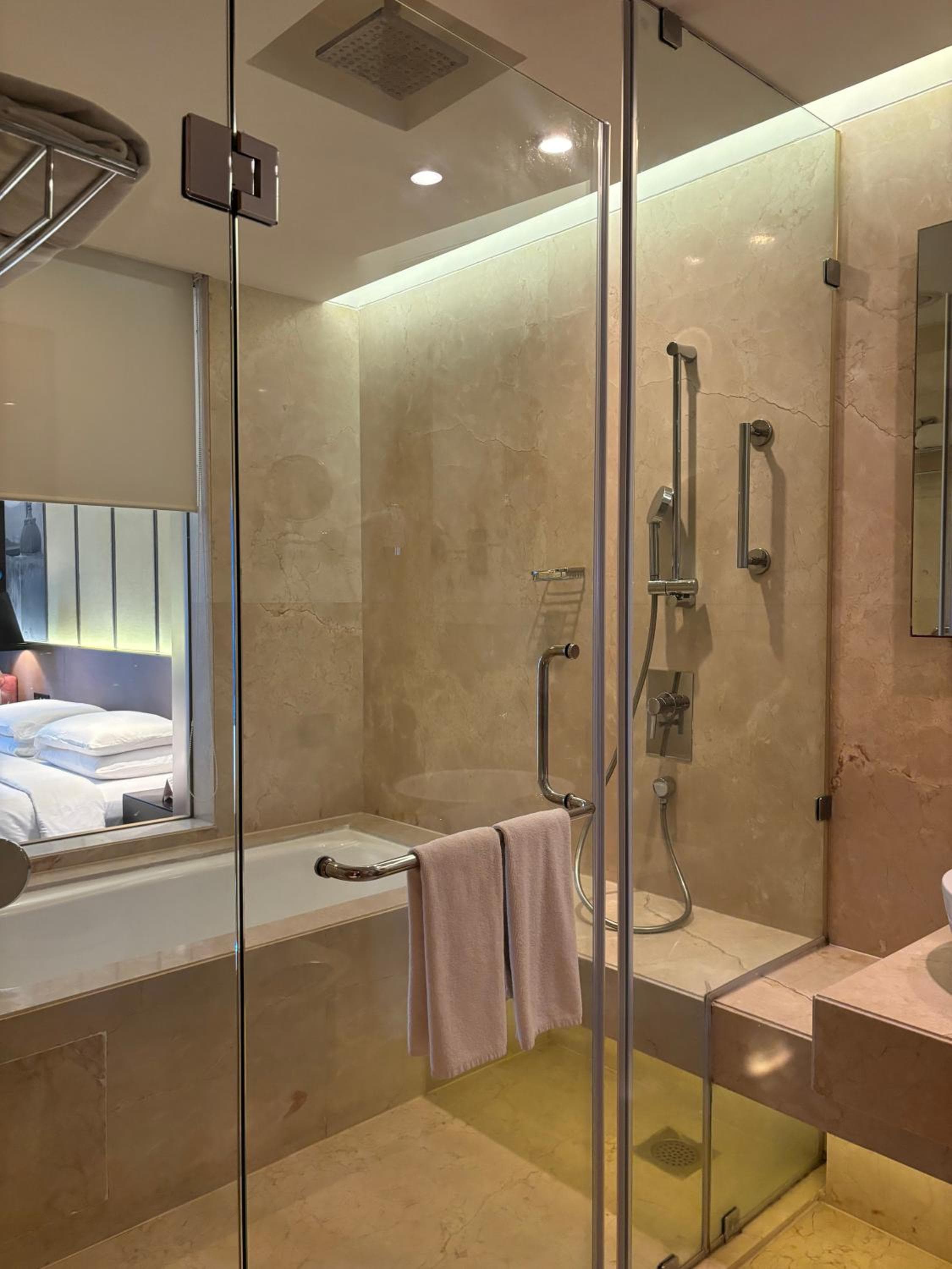 Pride Plaza Hotel, Aerocity New Delhi