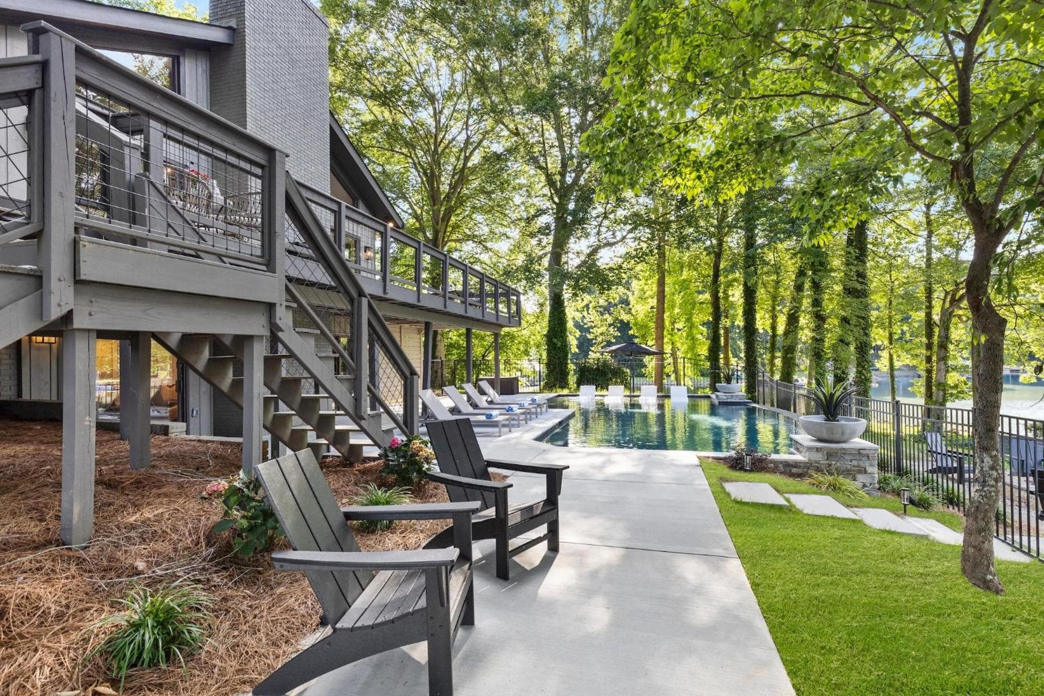Niblick on Norman w/Heated Pool & Optional Boat Rental