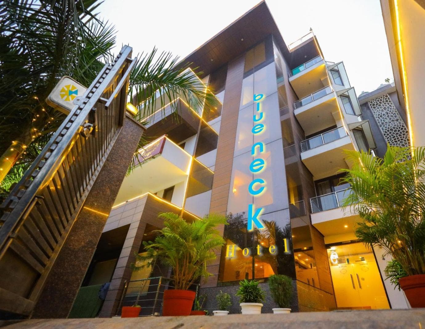 BlueNeck Sec 40 Unitech Cyber Park Gurugram