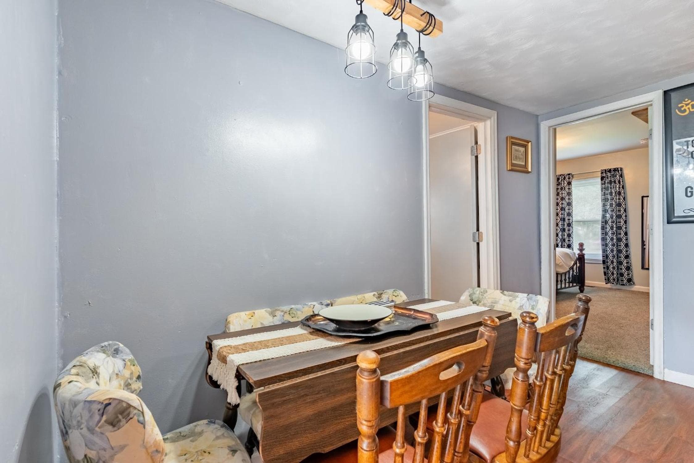 Family-Friendly 2BR Cottage Near Creve Coeur Lake