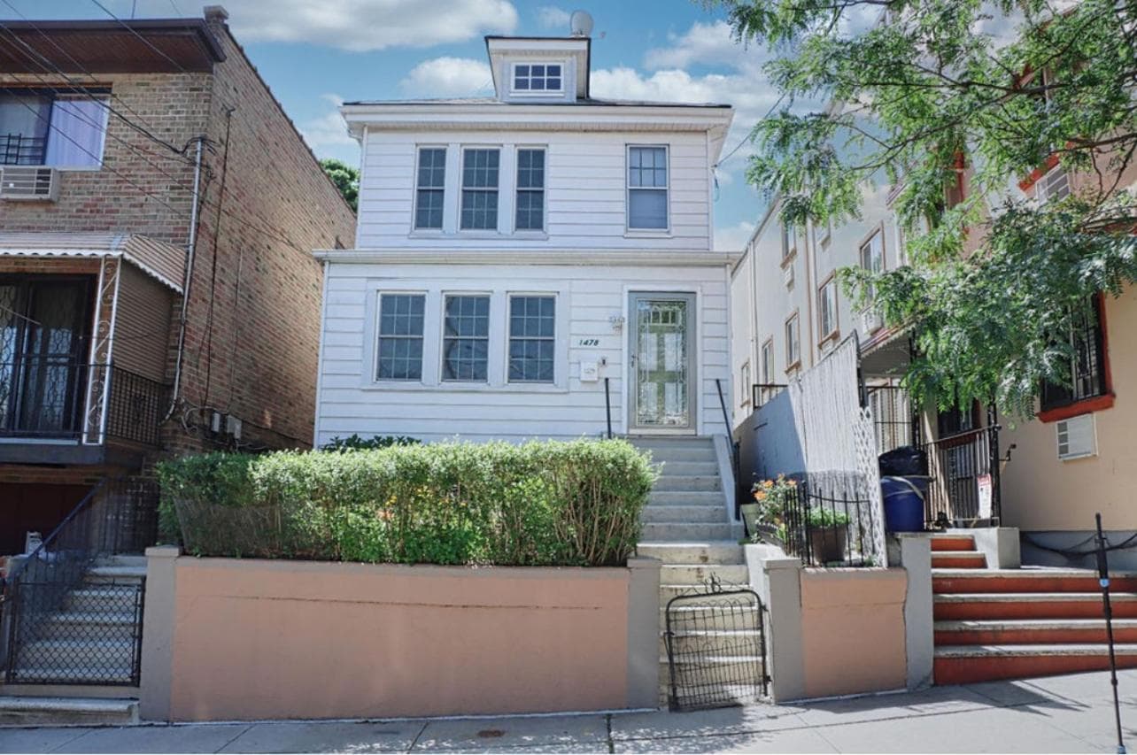 One bedroom apartment with AC and WiFi in the Bronx