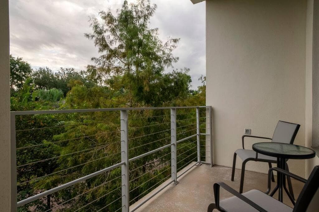 Stunning & Luxurious 2Bed 2Bath Open floor plan