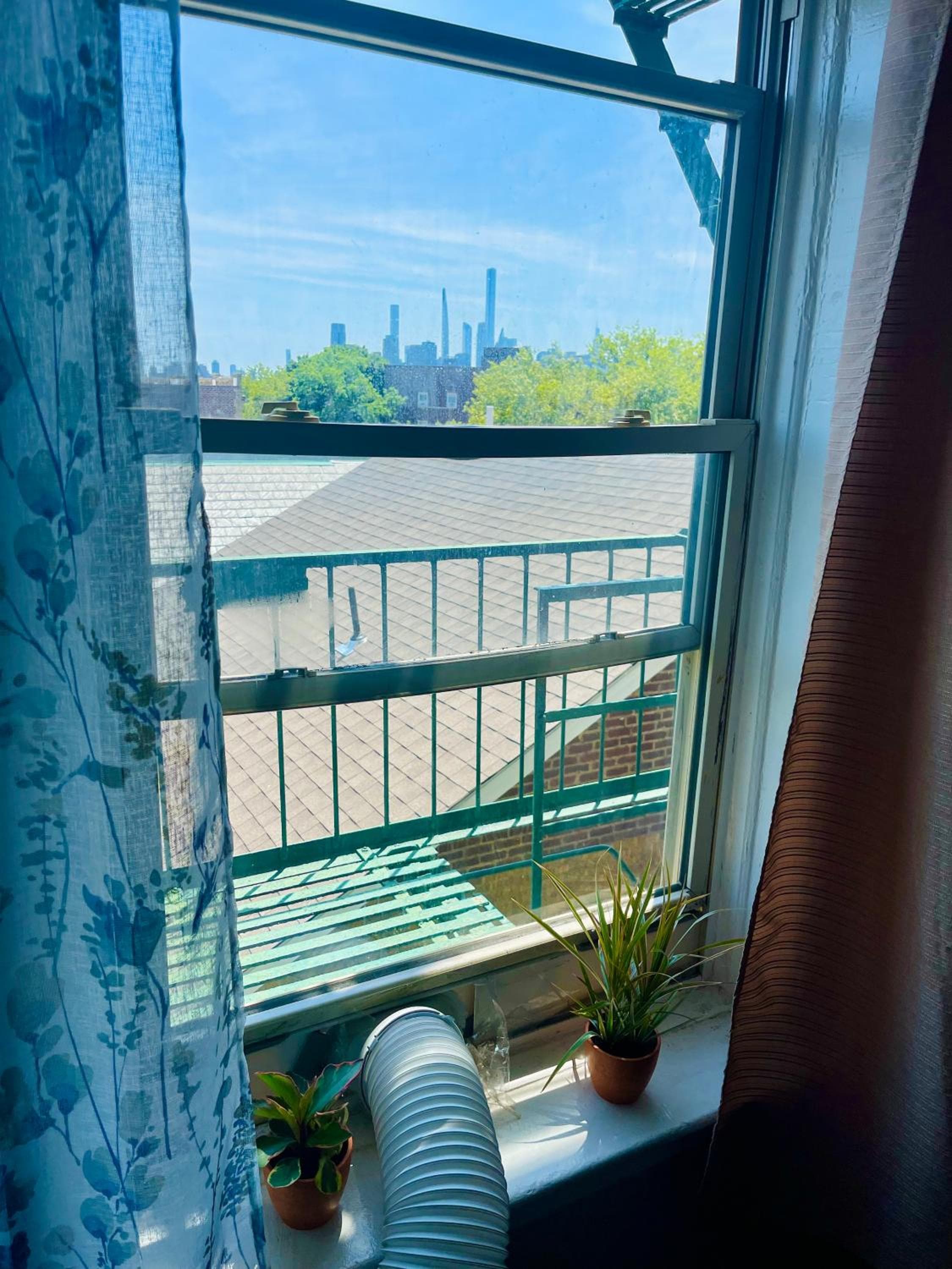 Cozy room 20 mins away from times square