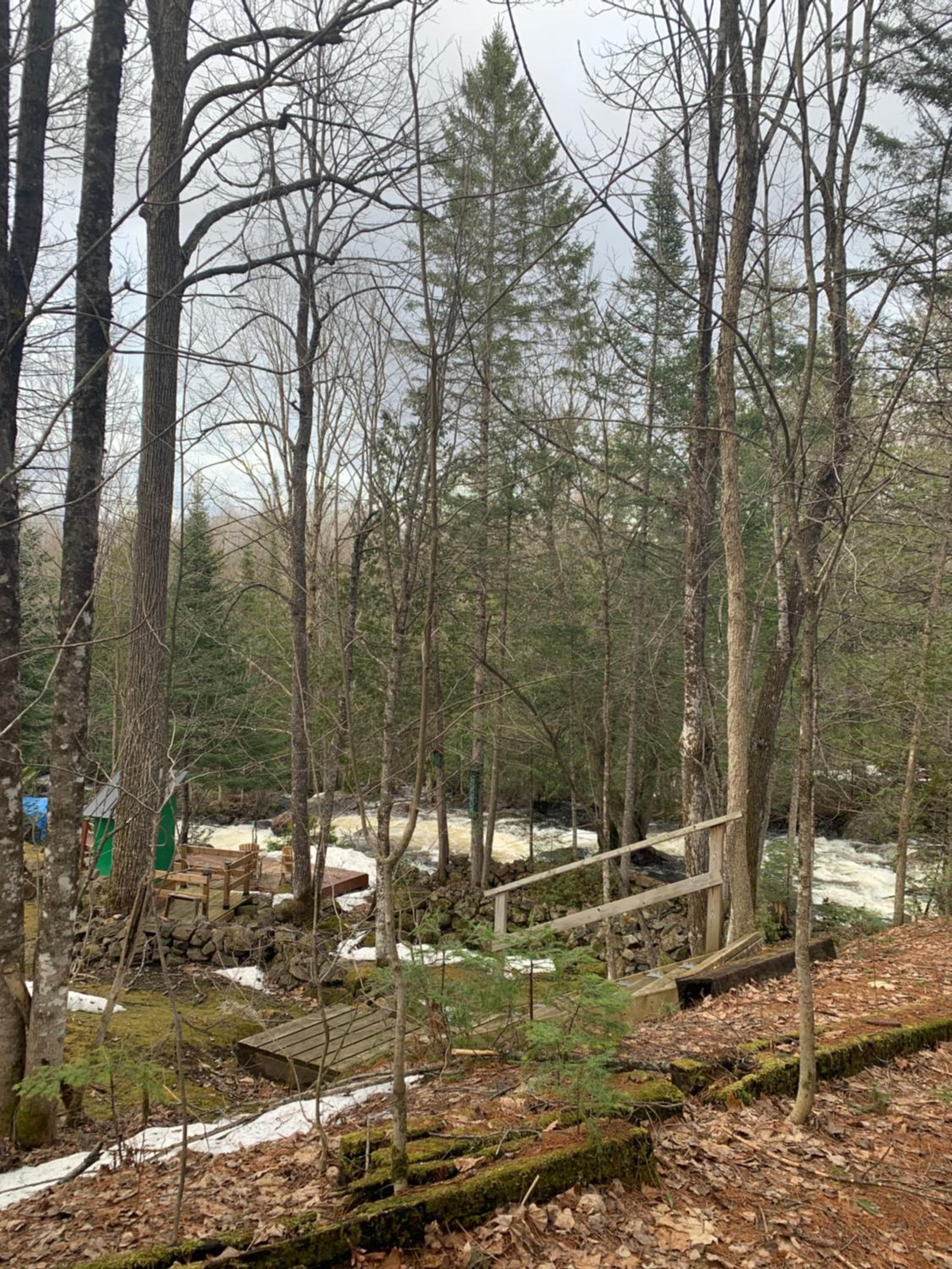 Chalet Route 125 Rawdon 2 Bedroom Apt