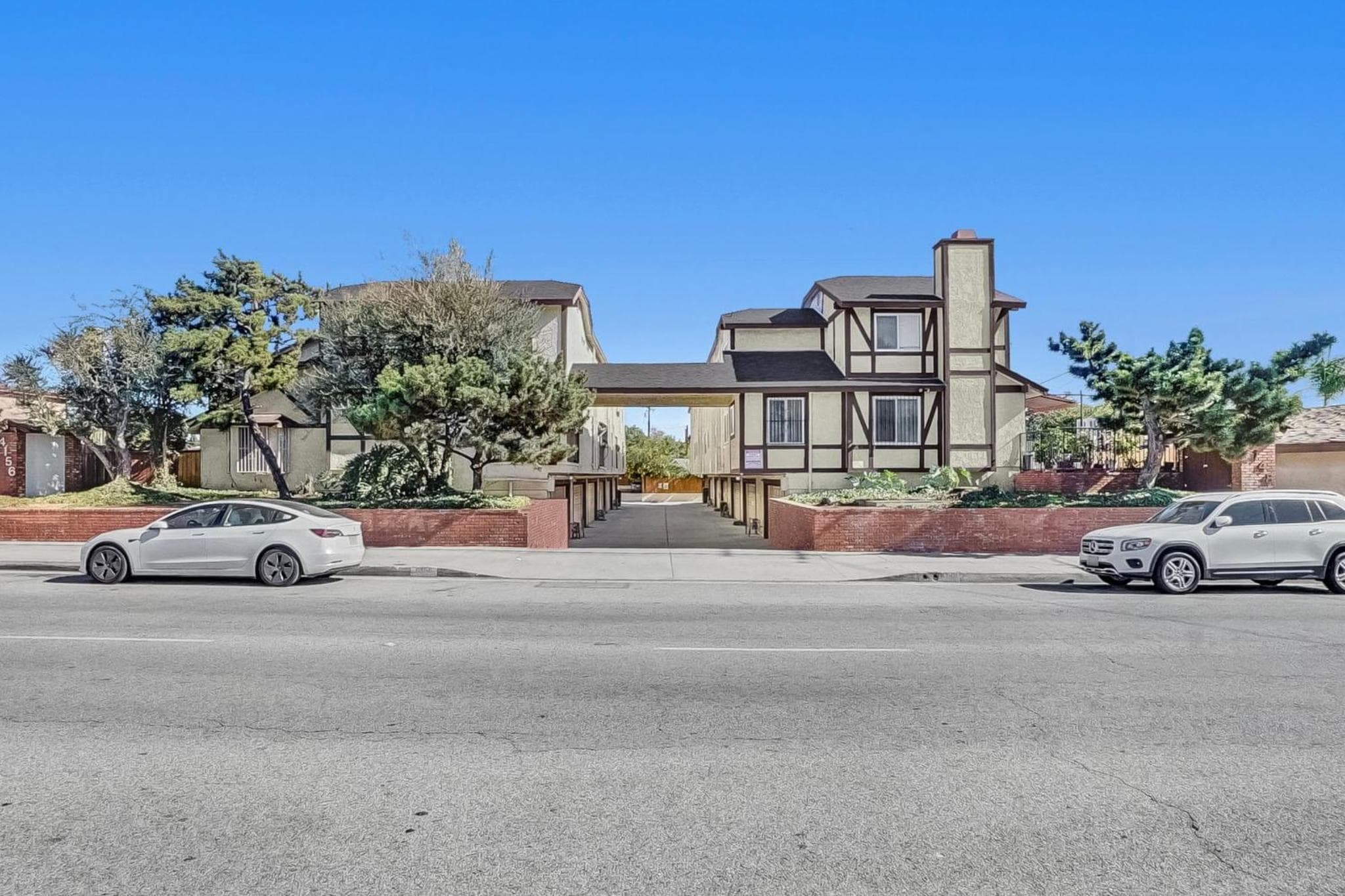 3BR/3BA Townhouse in El Monte