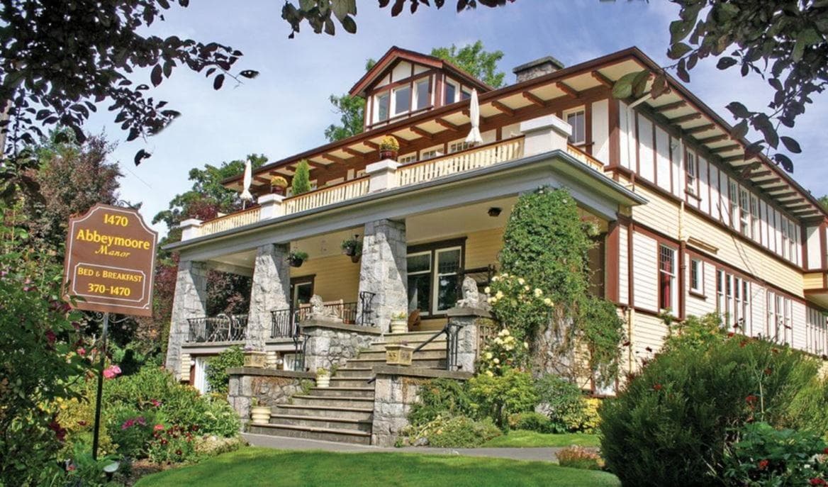 Abbeymoore Manor Bed & Breakfast Inn