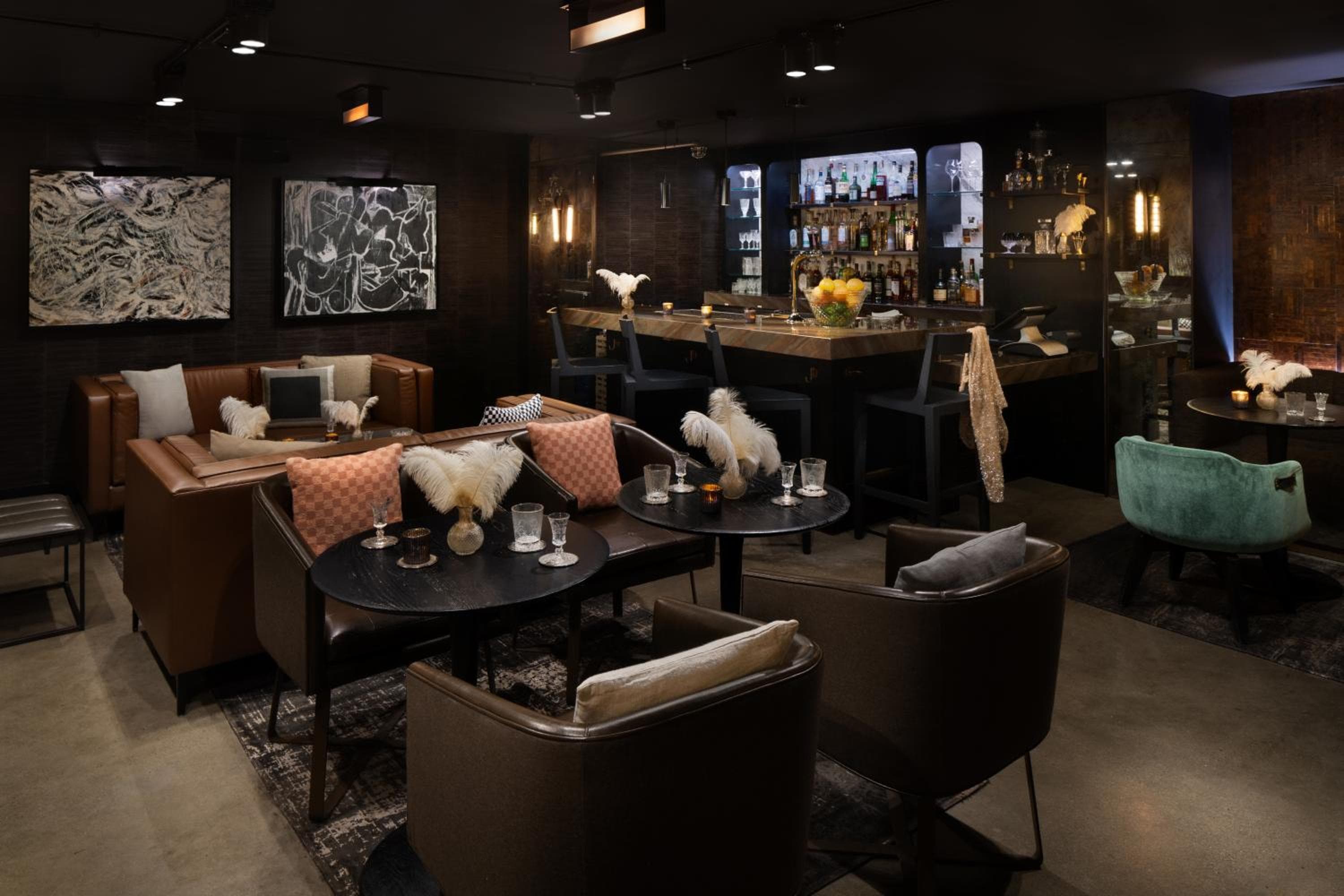 Moxy San Diego Gaslamp Quarter