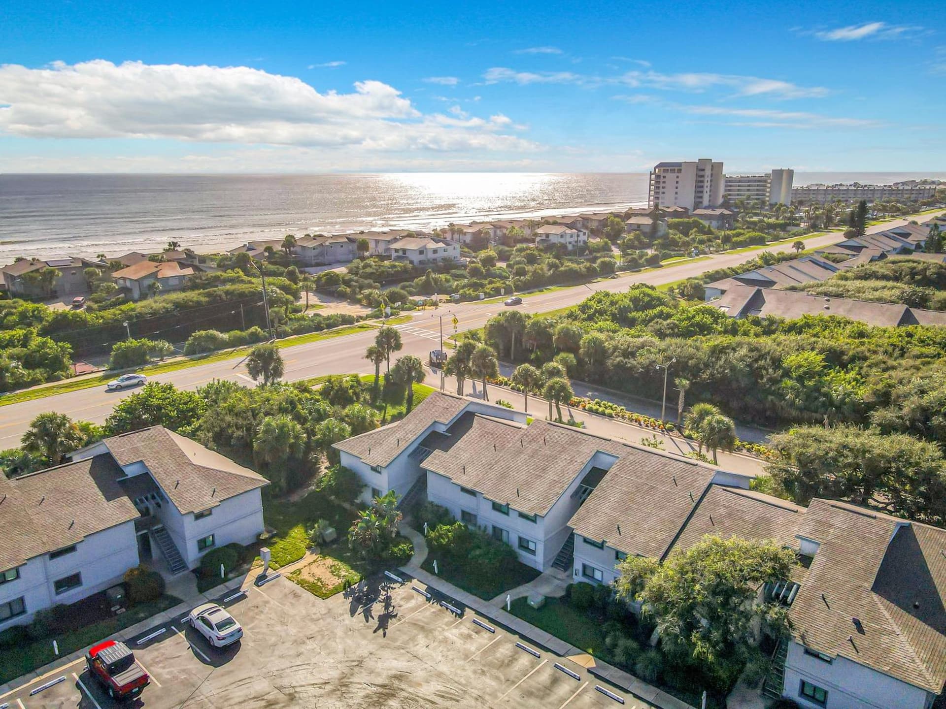 Lovely 1 bedroom 1 bath condo located within walking distance to car free beach. SC158