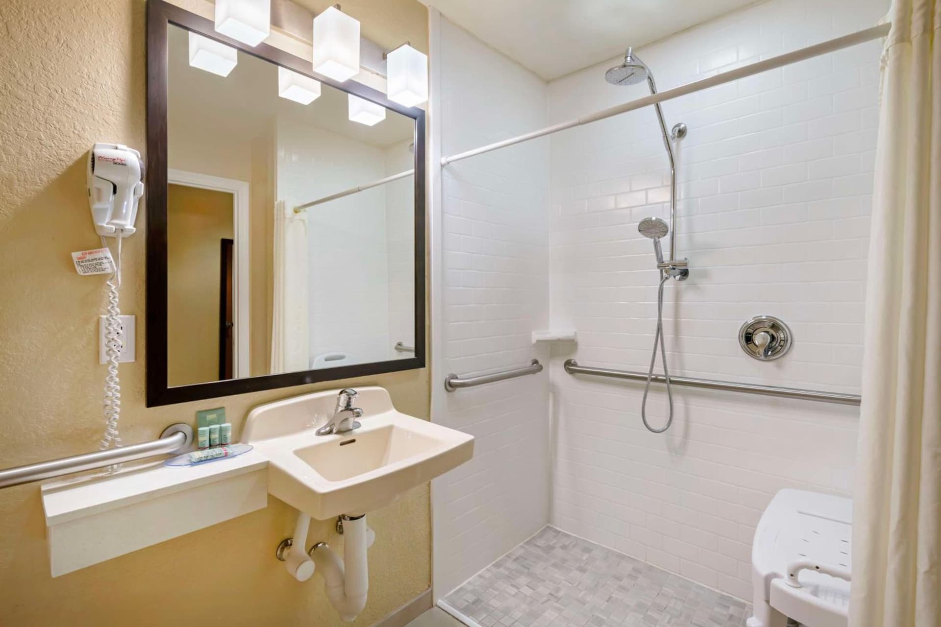 Best Western Edgewater Inn