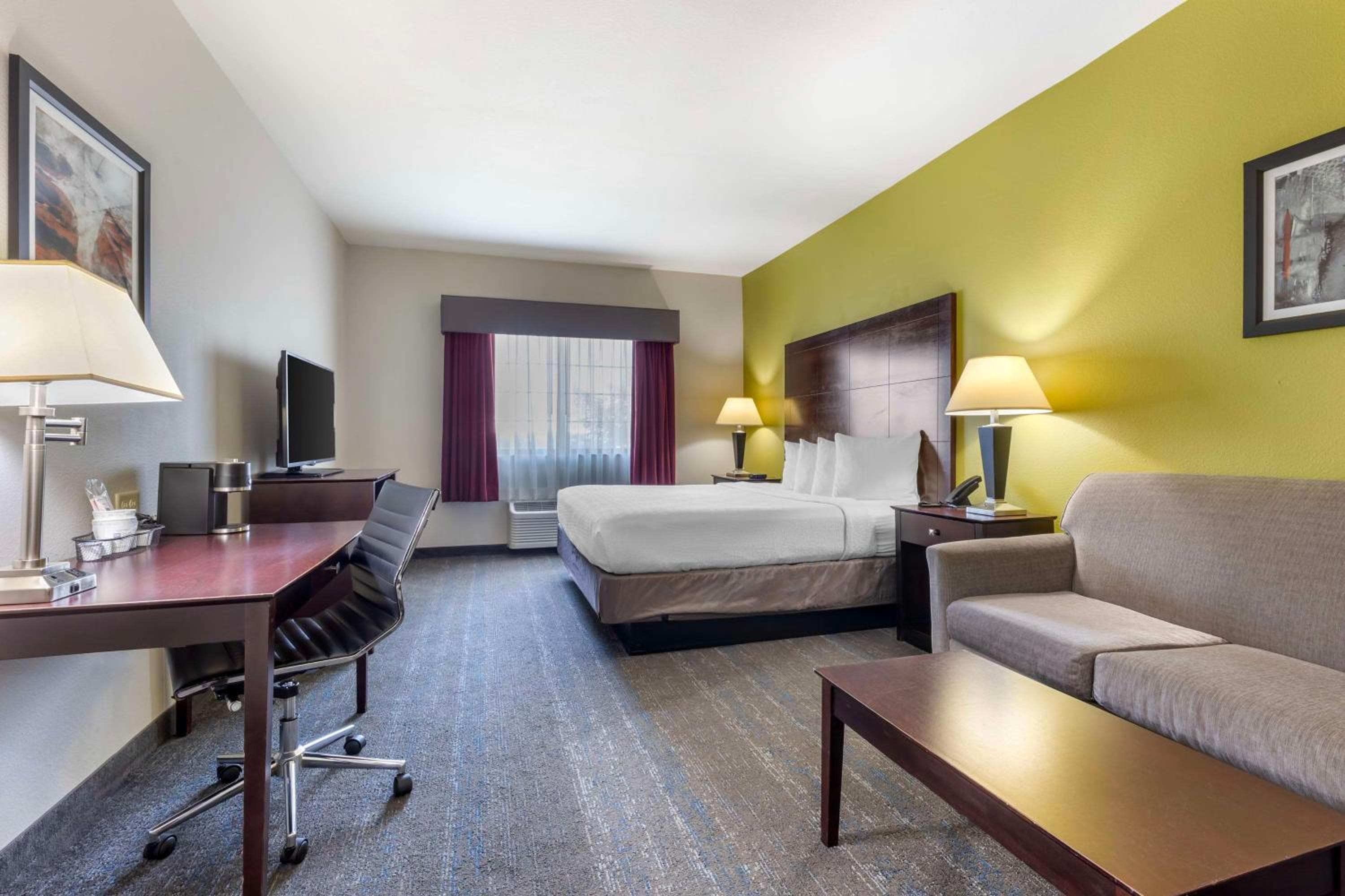 Best Western Plus Mansfield Inn & Suites