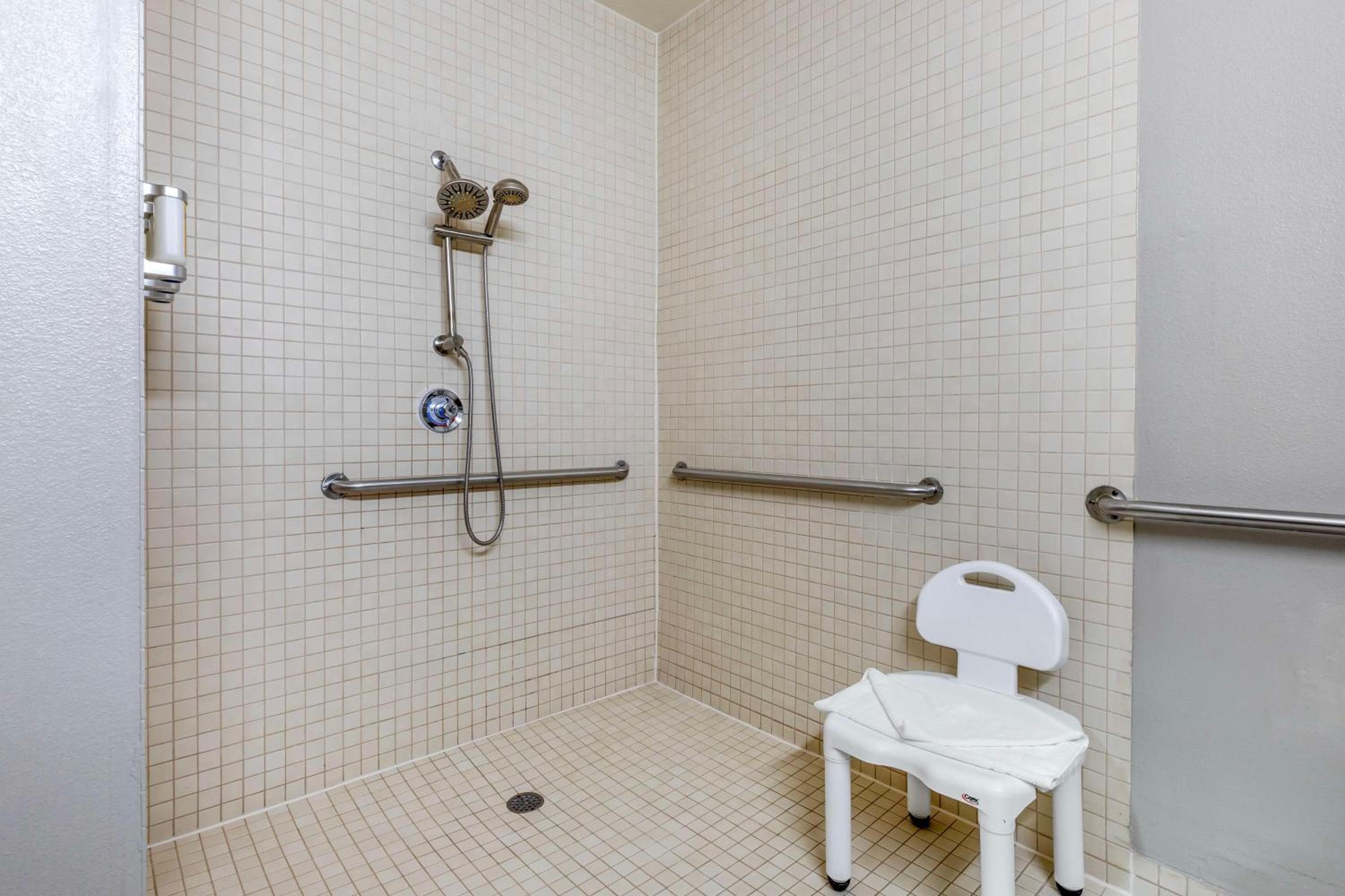 Best Western Plus Mansfield Inn & Suites
