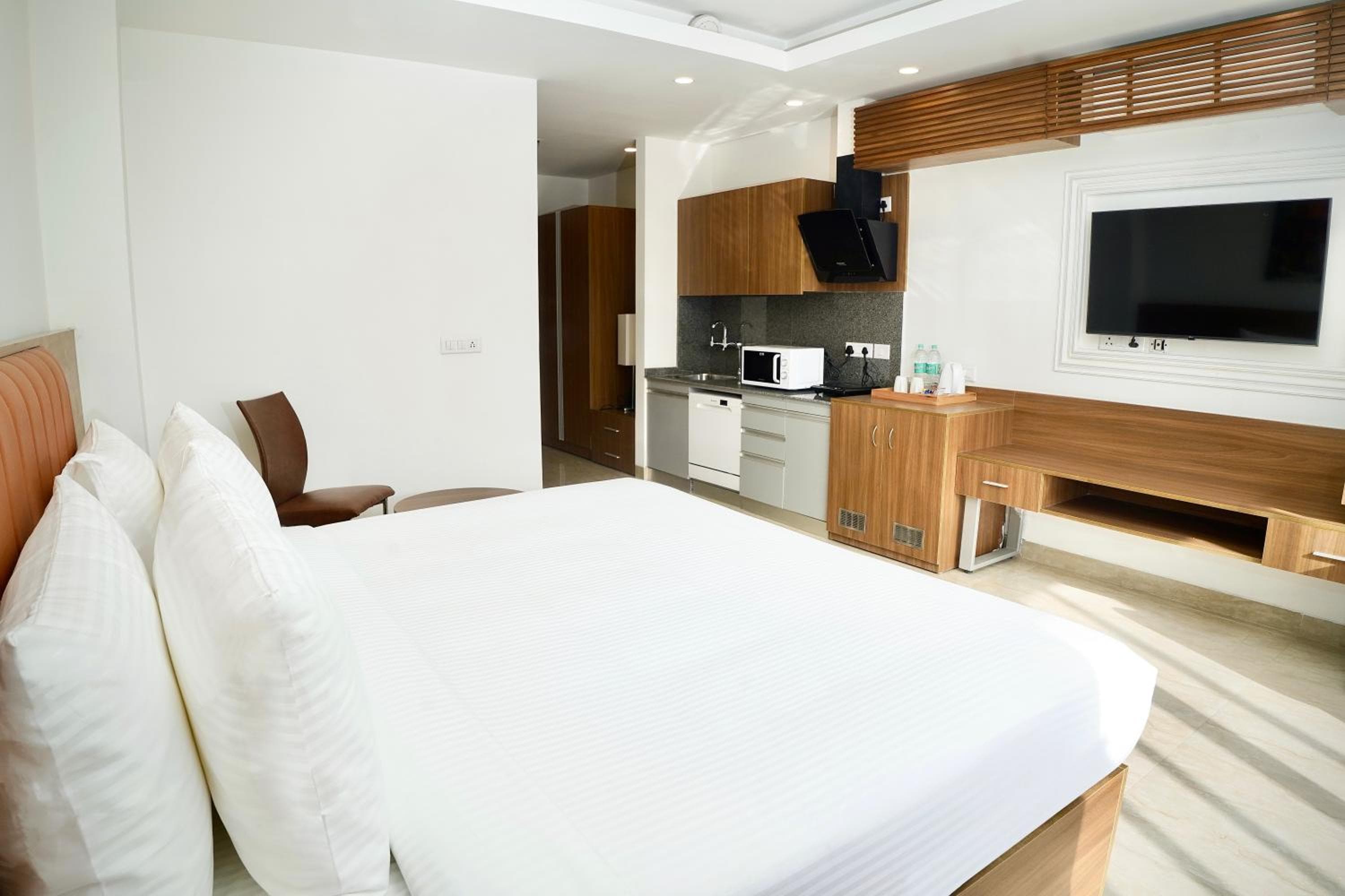 Alivaa Hotel Gurugram Sohna Road City Center
