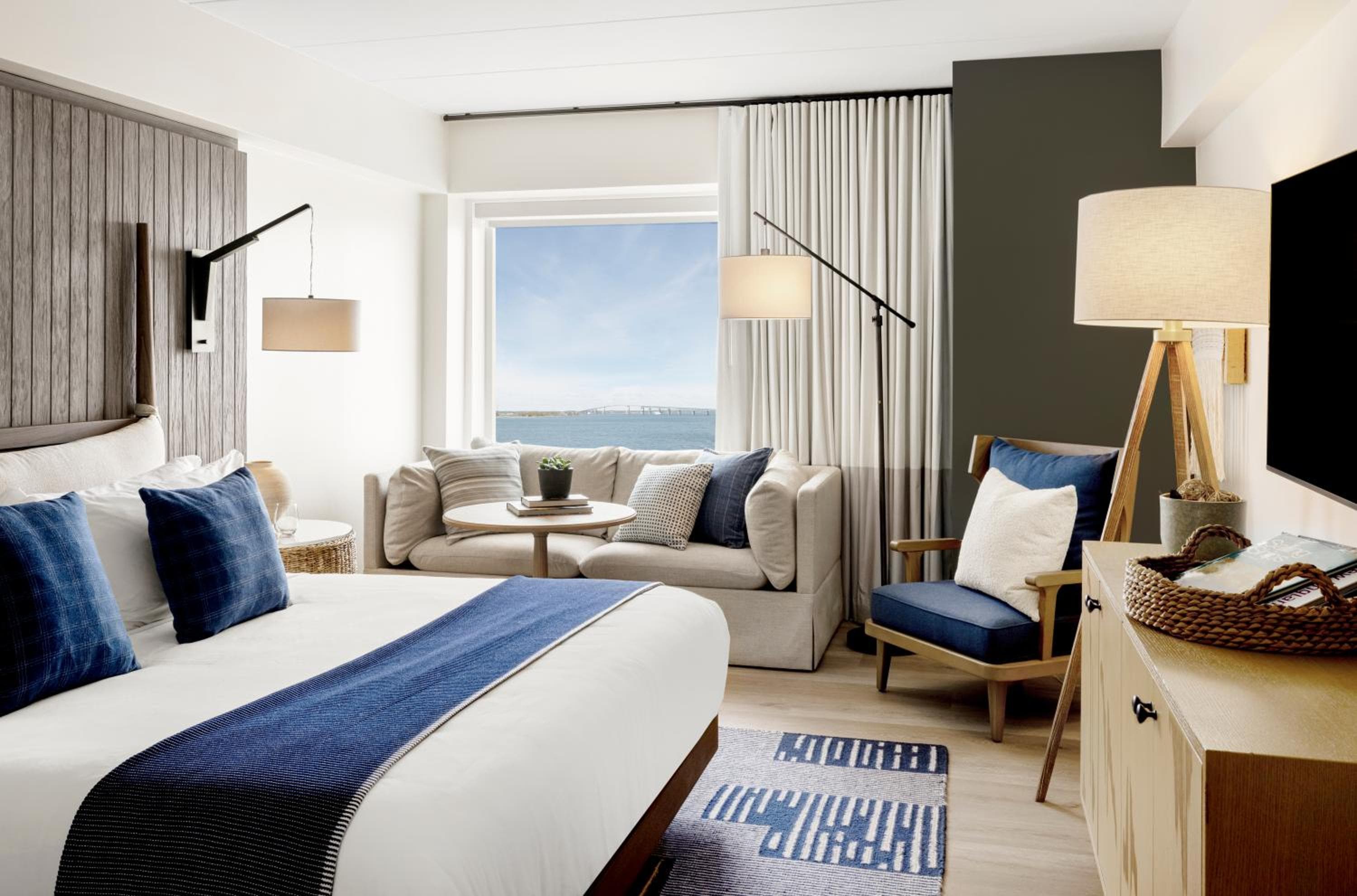 Newport Harbor Island Resort