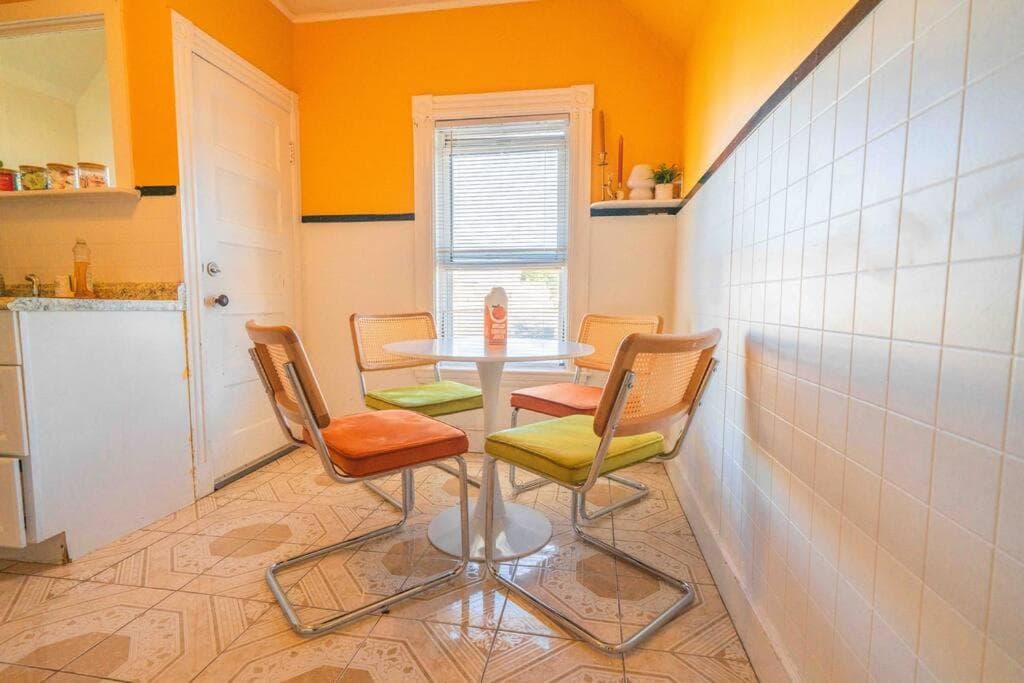 Eclectic 1BR, 10 min-Boston,Near Public Transport