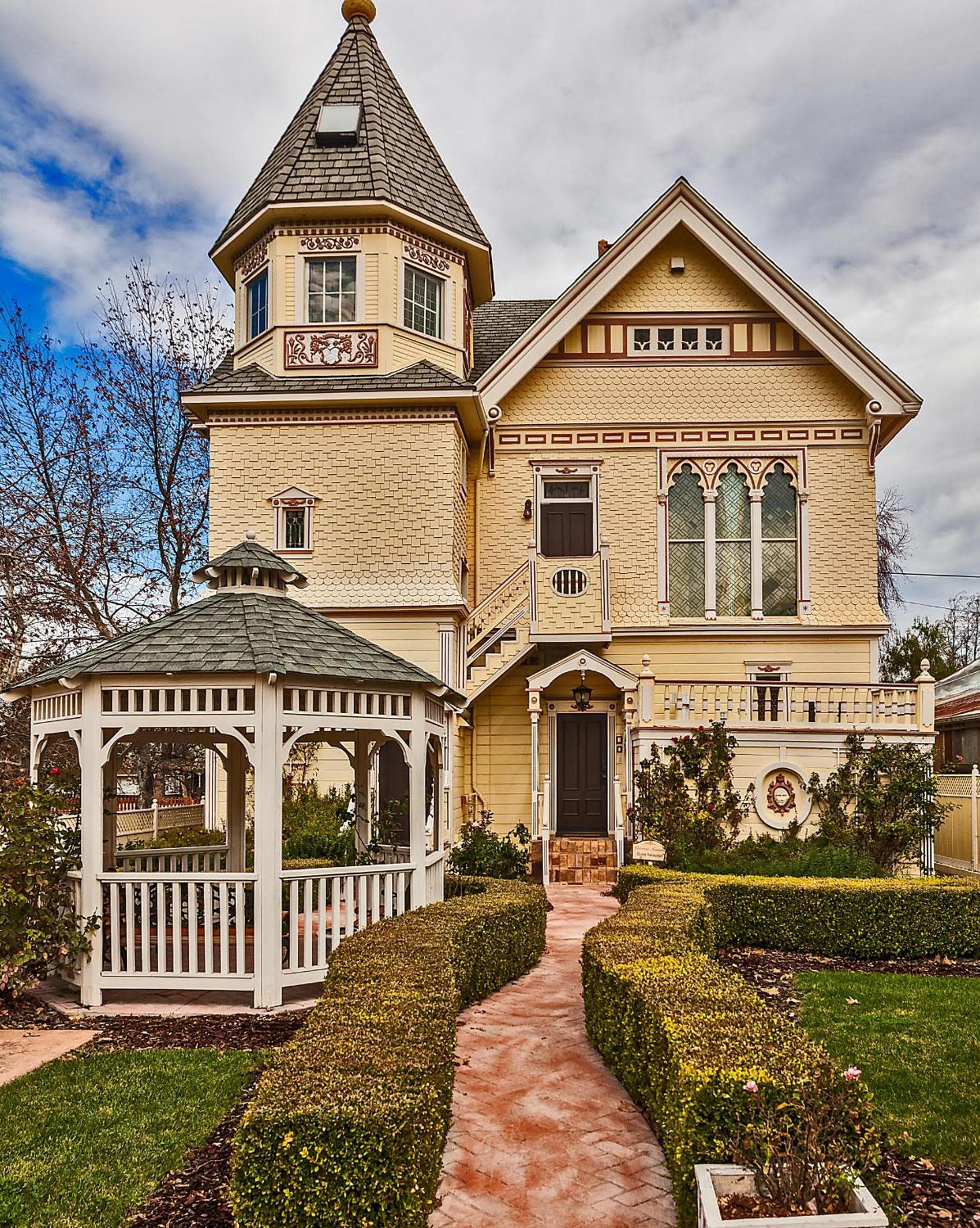 Victorian Mansion Bed and Breakfast Inn