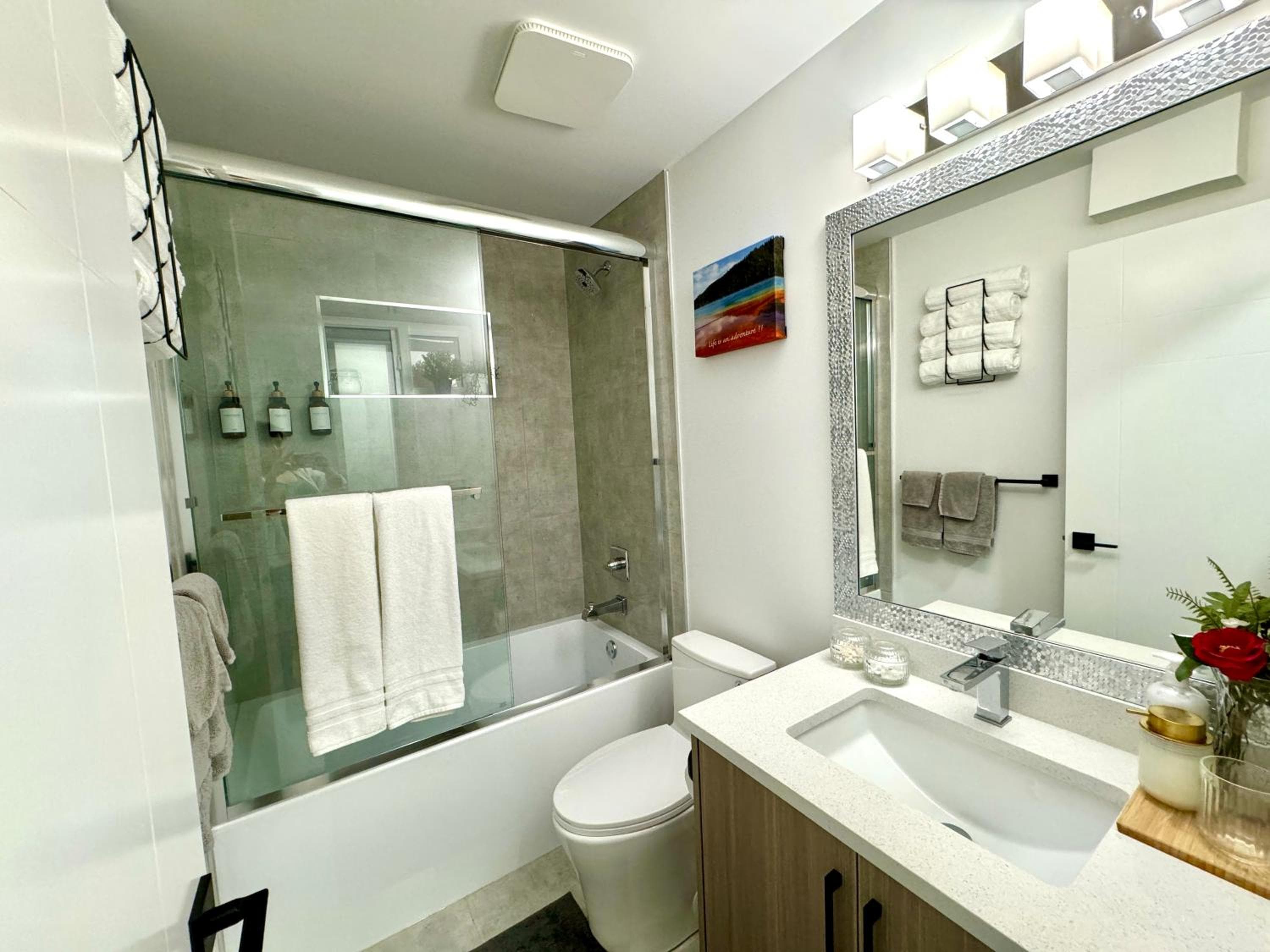 NEST- Modern 2BR Basement Retreat in South Surrey